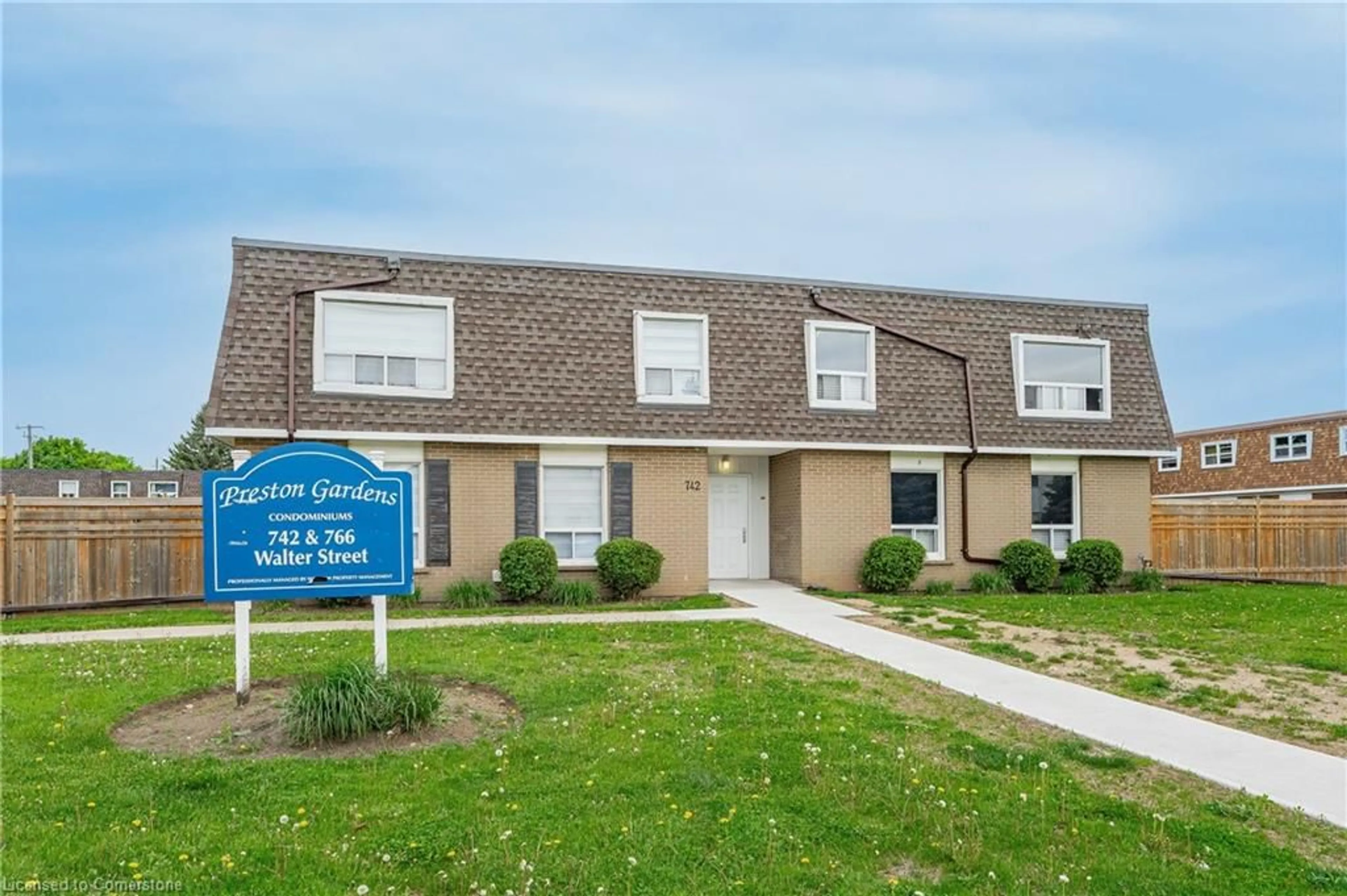 Unknown for 742 Walter St #J, Cambridge Ontario N3H 4P3