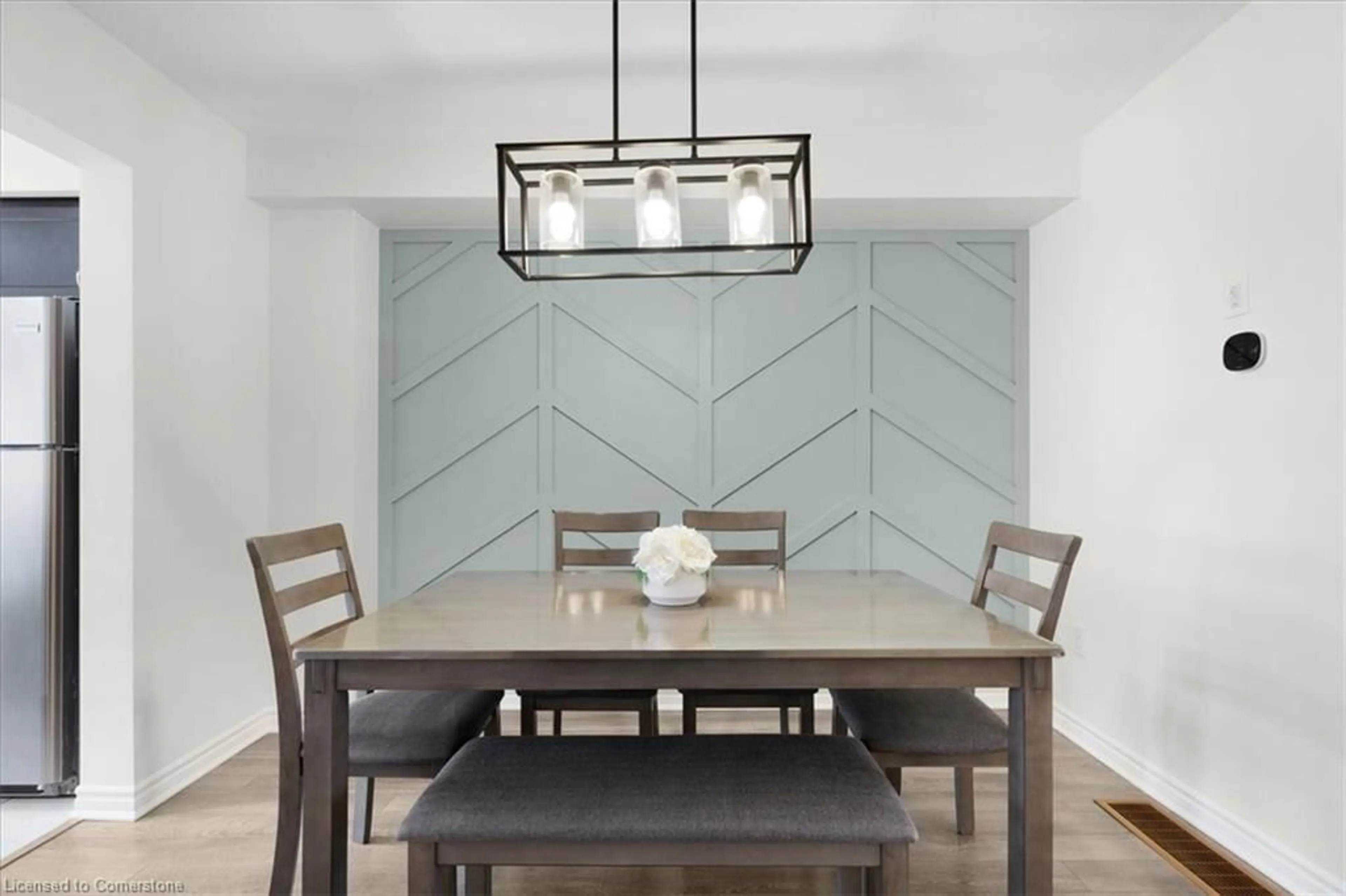 Dining room, ceramic/tile floor for 143 Ridge Rd #105, Cambridge Ontario N3E 0E1