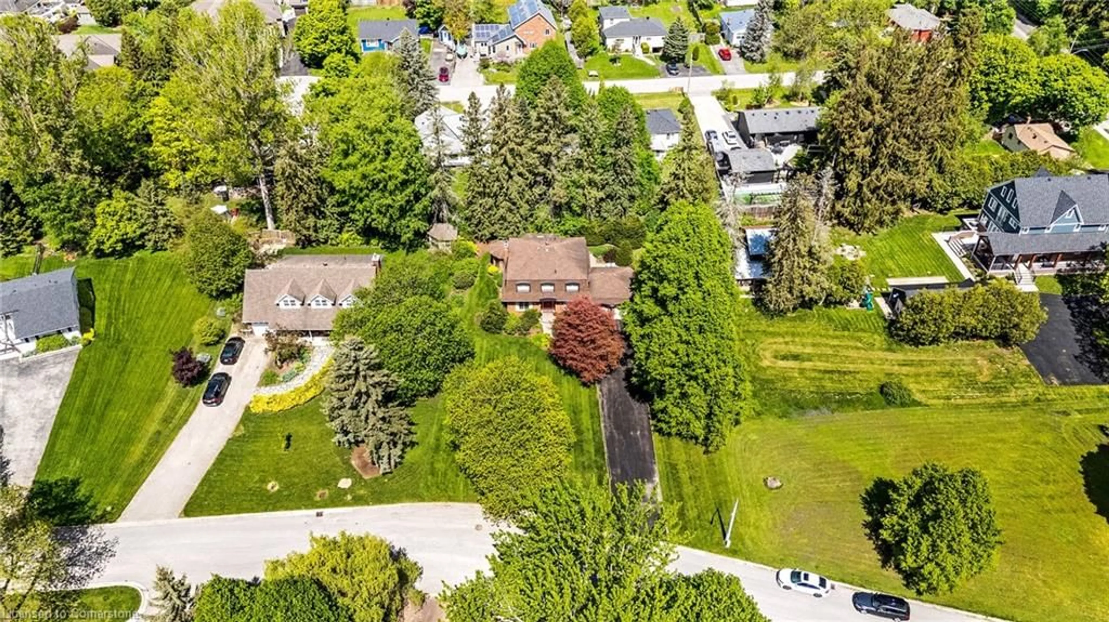A pic from outside/outdoor area/front of a property/back of a property/a pic from drone, street for 6 Mullen Pl, Glen Williams Ontario L7G 2R9