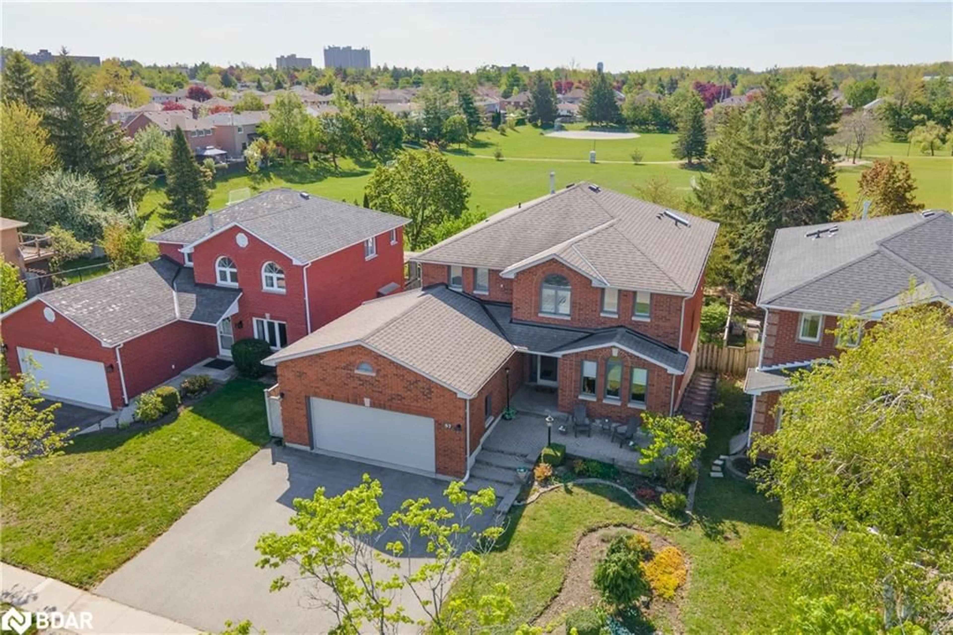A pic from outside/outdoor area/front of a property/back of a property/a pic from drone, street for 57 Finlay Rd, Barrie Ontario L4N 7T7