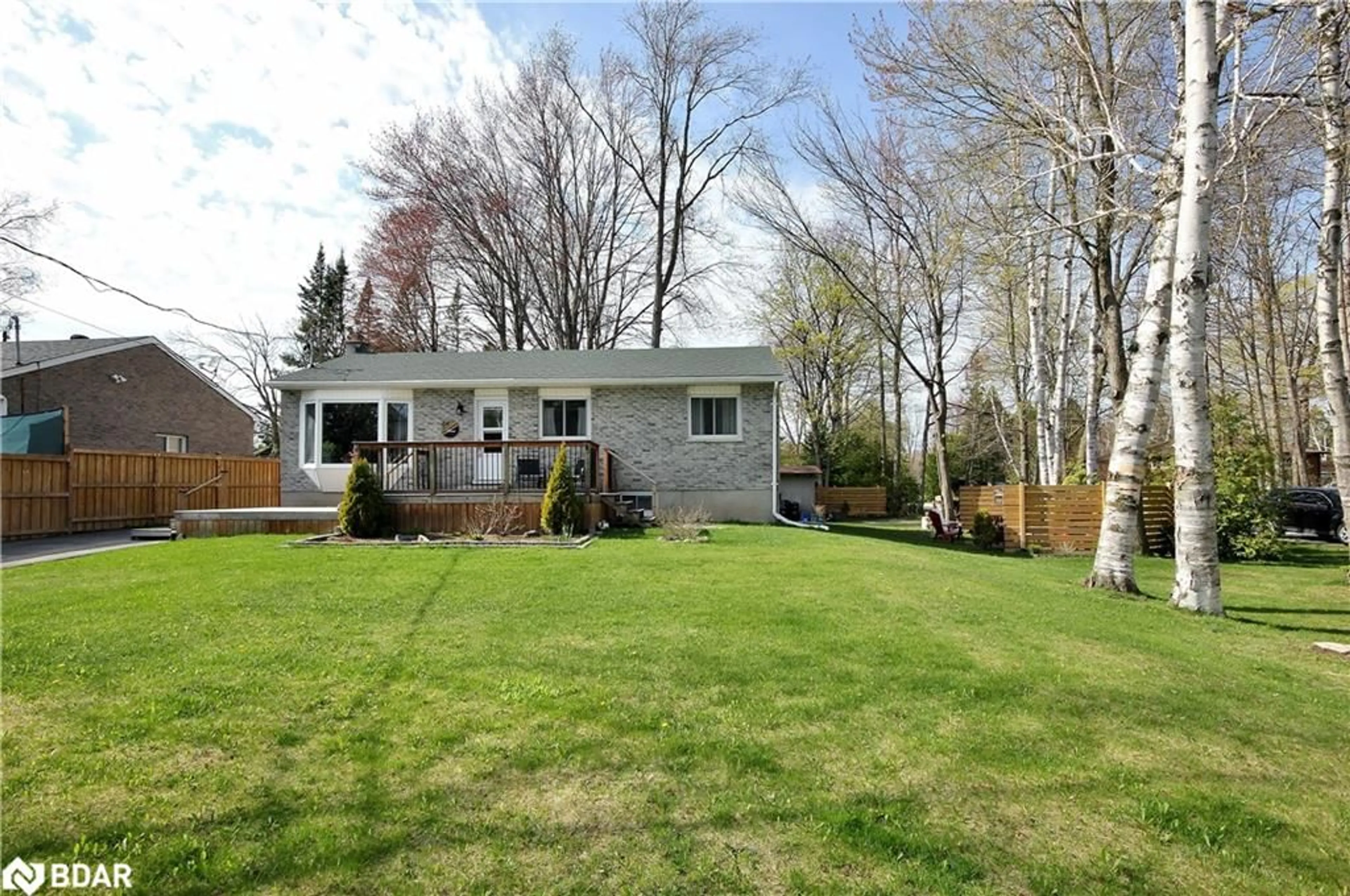 Unknown for 700 James St, Innisfil Ontario L9S 2G7