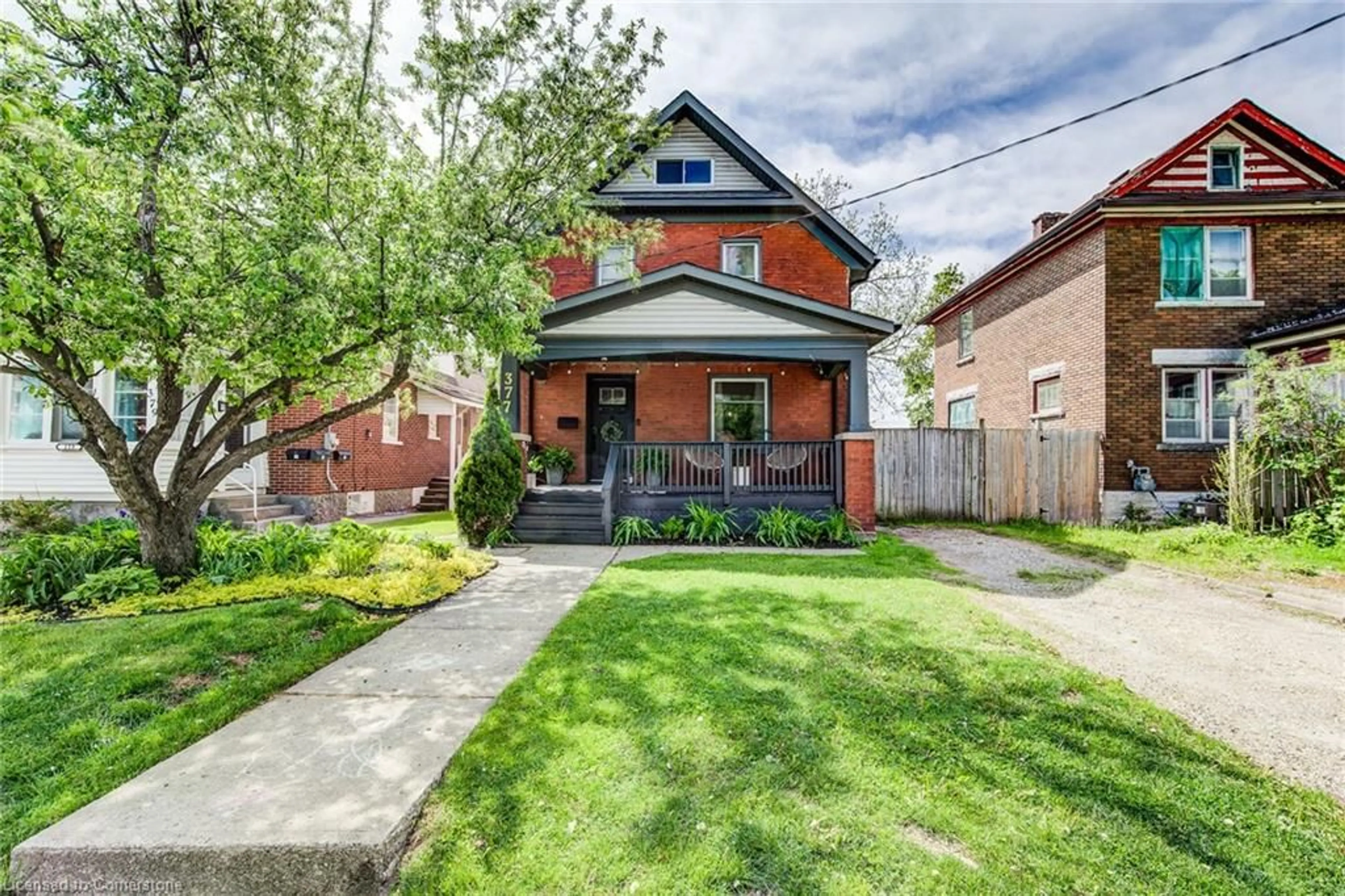 Home with brick exterior material, street for 377 Wellington St, Kitchener Ontario N2H 5L1