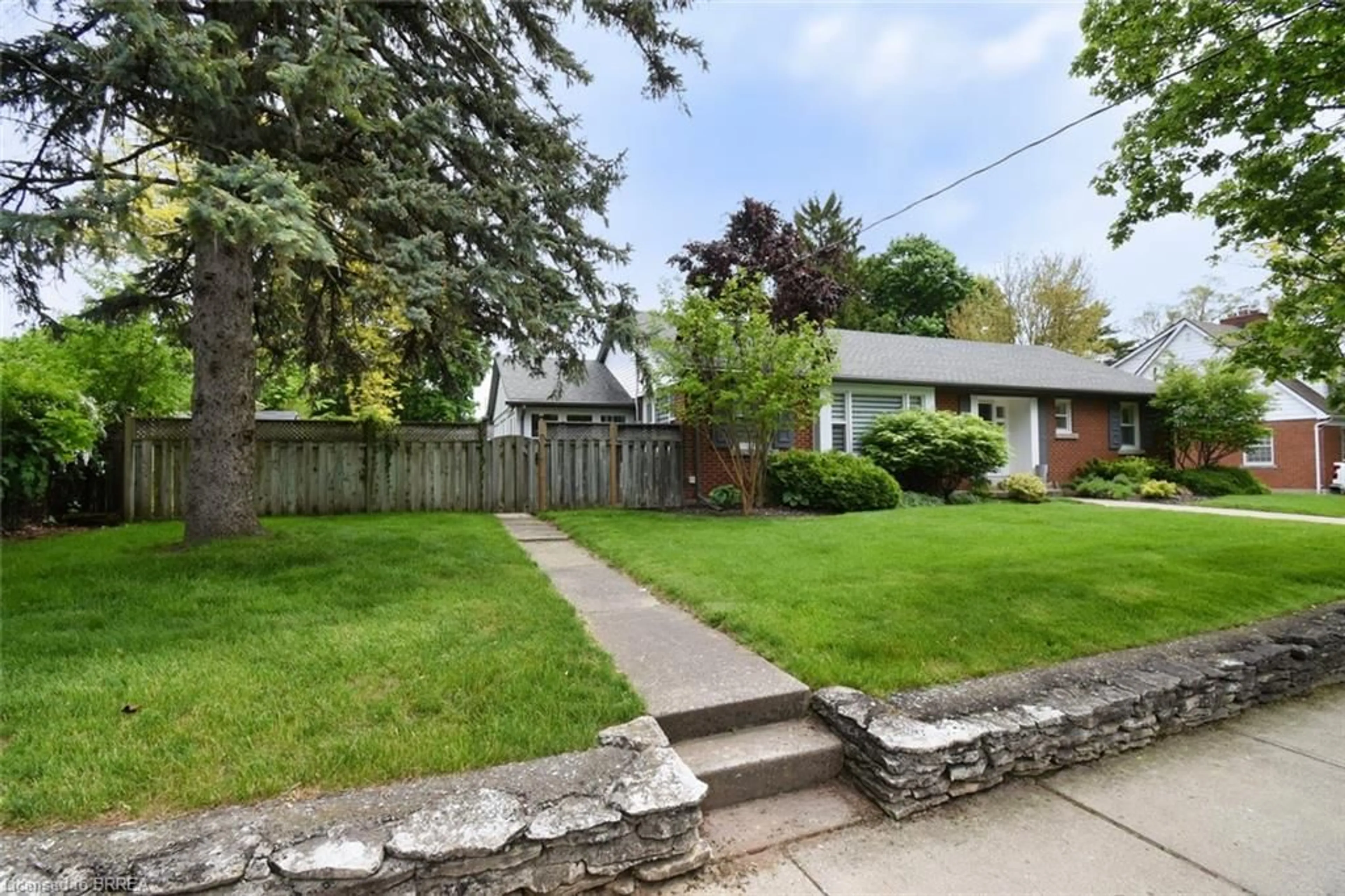 Unknown for 48 Devon St, Brantford Ontario N3R 1M2
