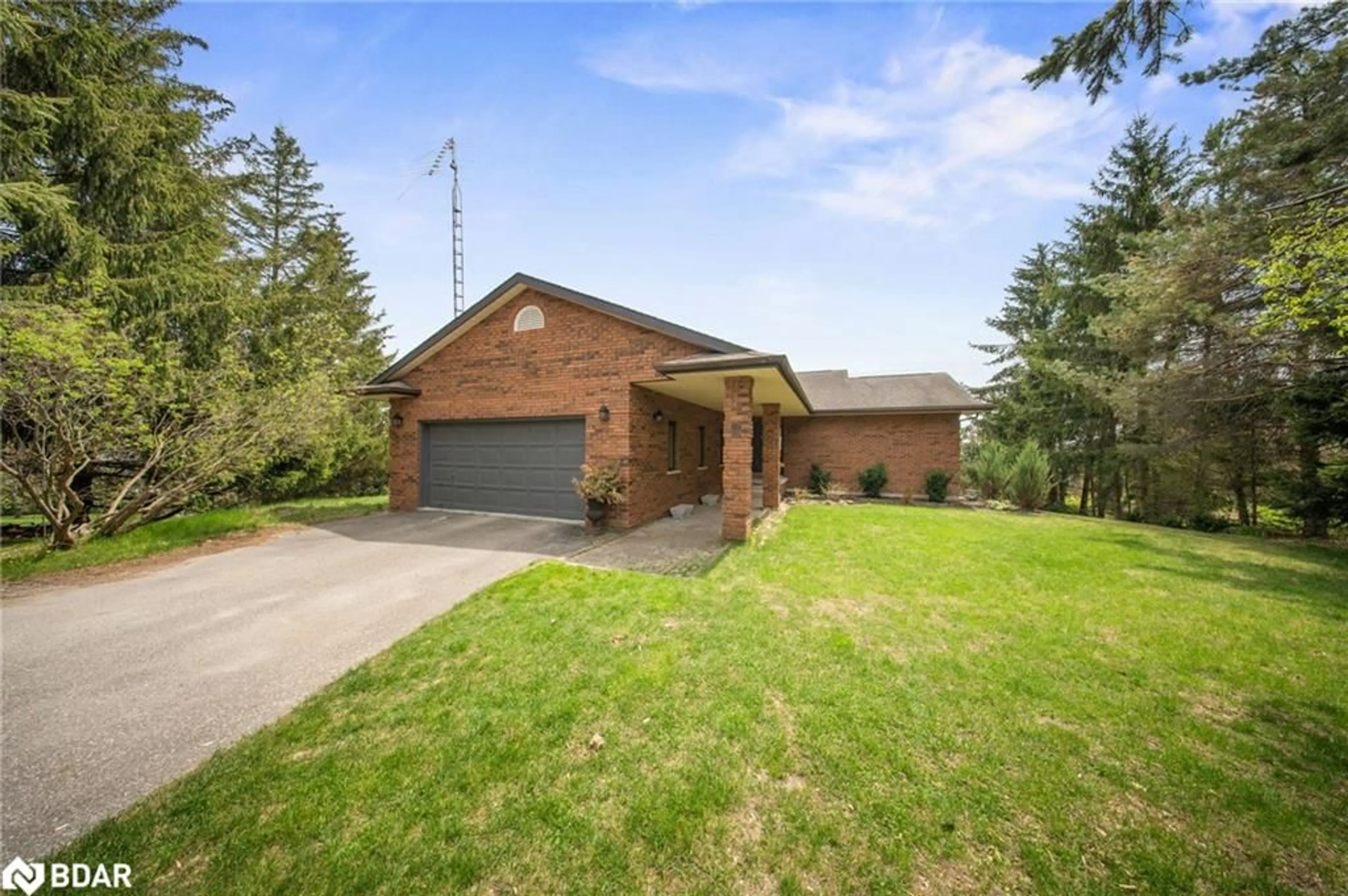 Home with brick exterior material, unknown for 9 Blueridge Cres, Oro-Medonte Ontario L3V 6H1