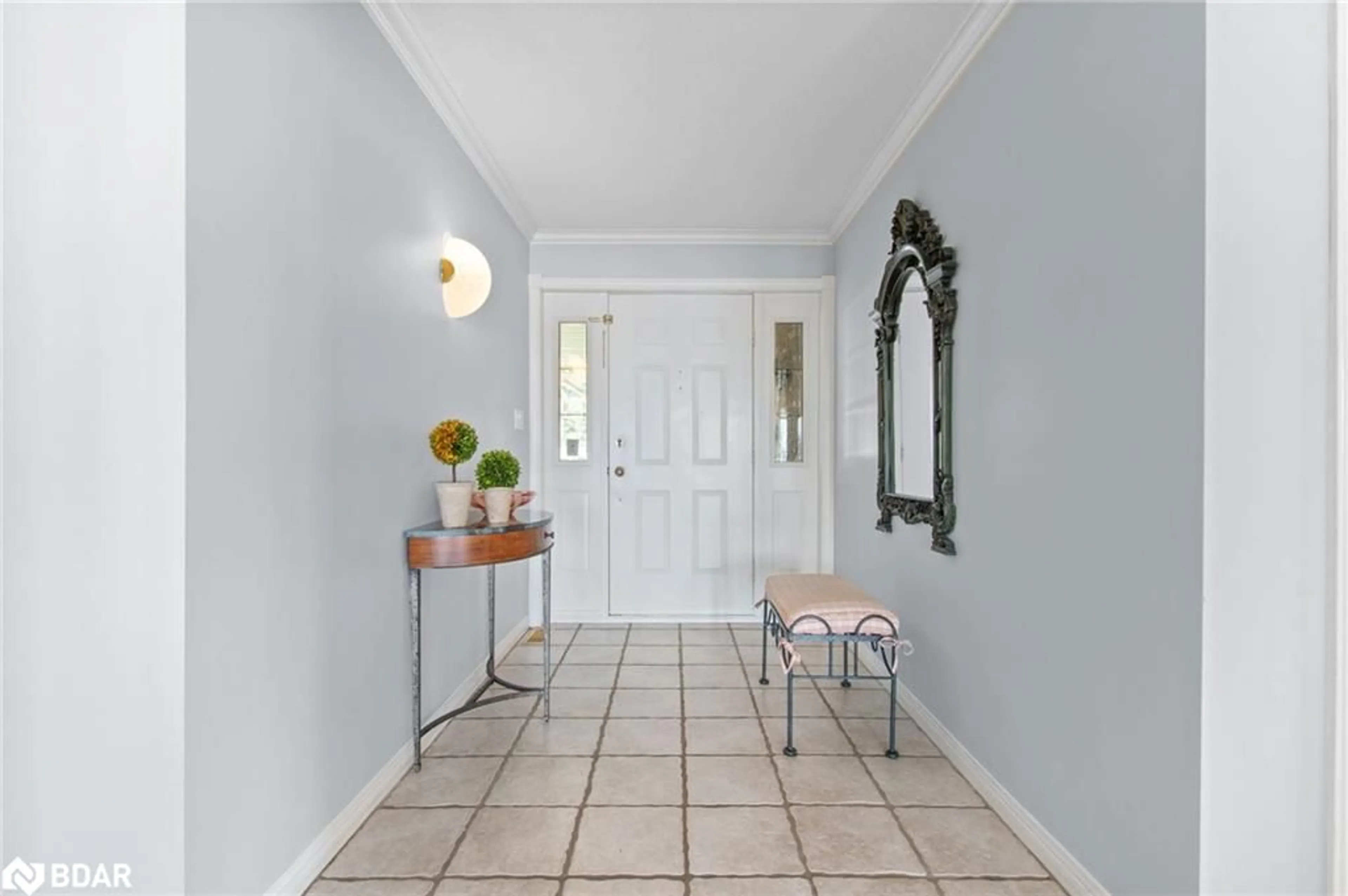 Indoor entryway for 9 Blueridge Cres, Oro-Medonte Ontario L3V 6H1