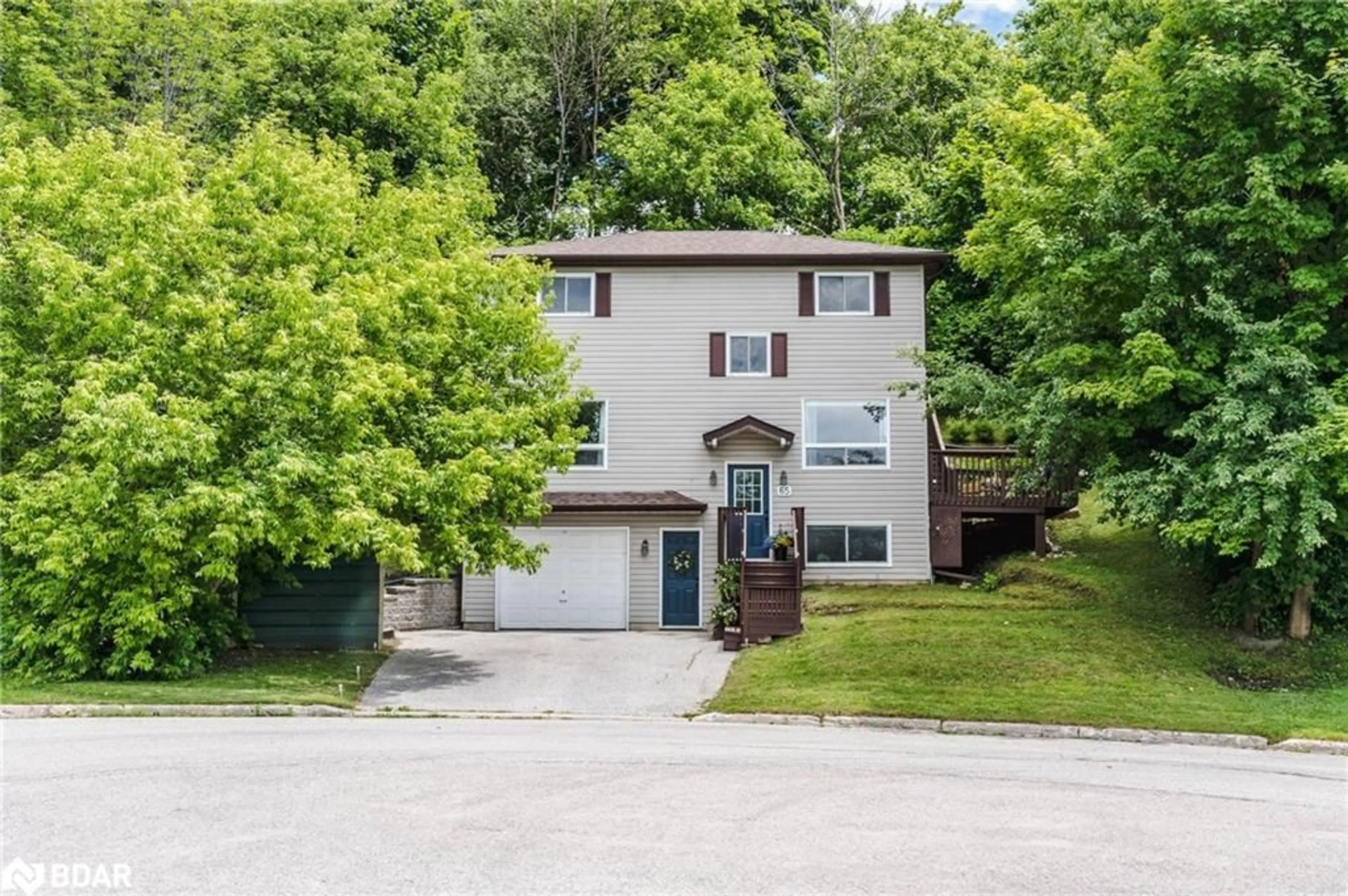 A pic from outside/outdoor area/front of a property/back of a property/a pic from drone, street for 65 Dancy Dr, Orillia Ontario L3V 7M2