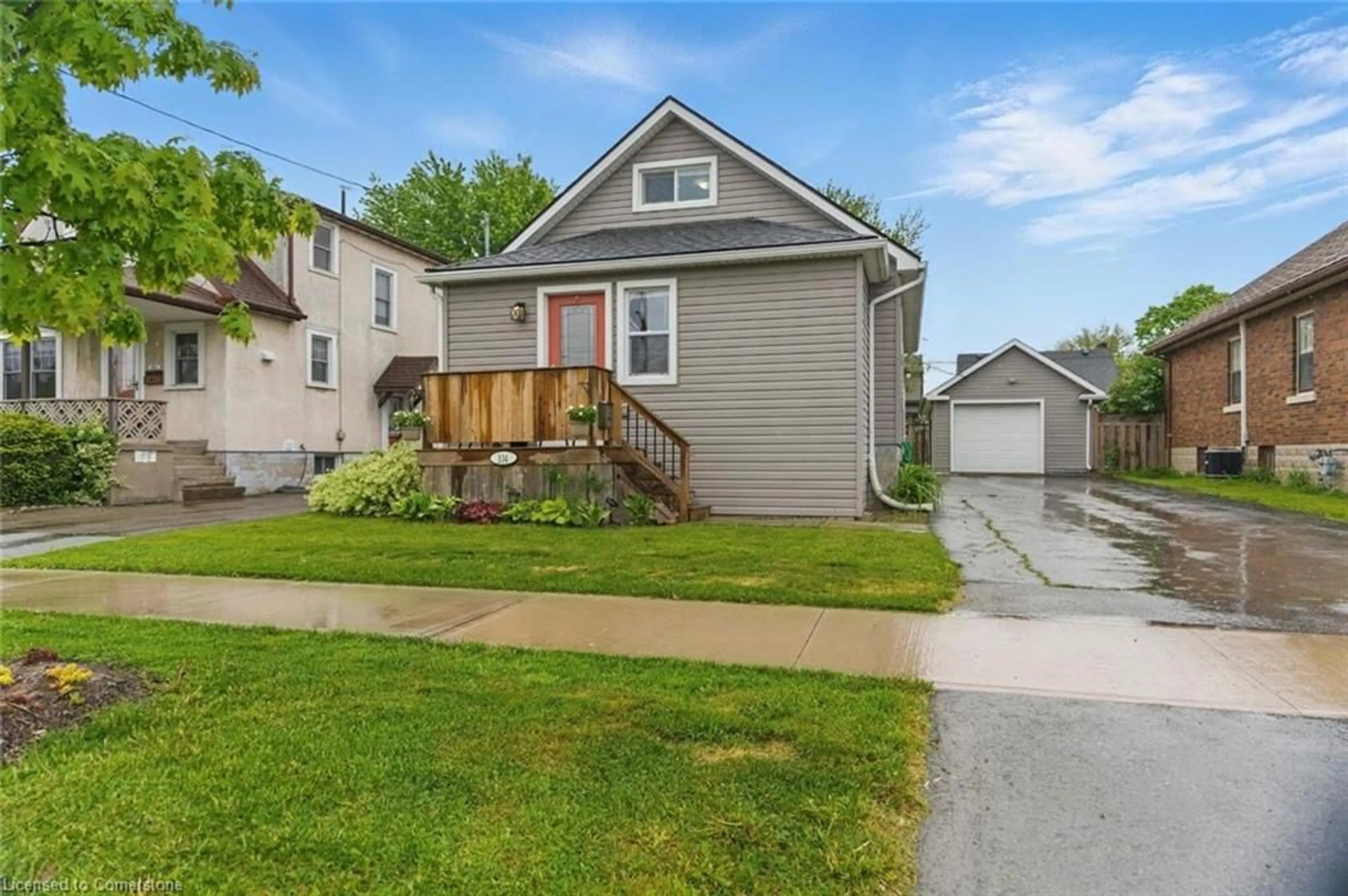 Home with vinyl exterior material, street for 104 Scholfield Ave, Welland Ontario L3B 1N5