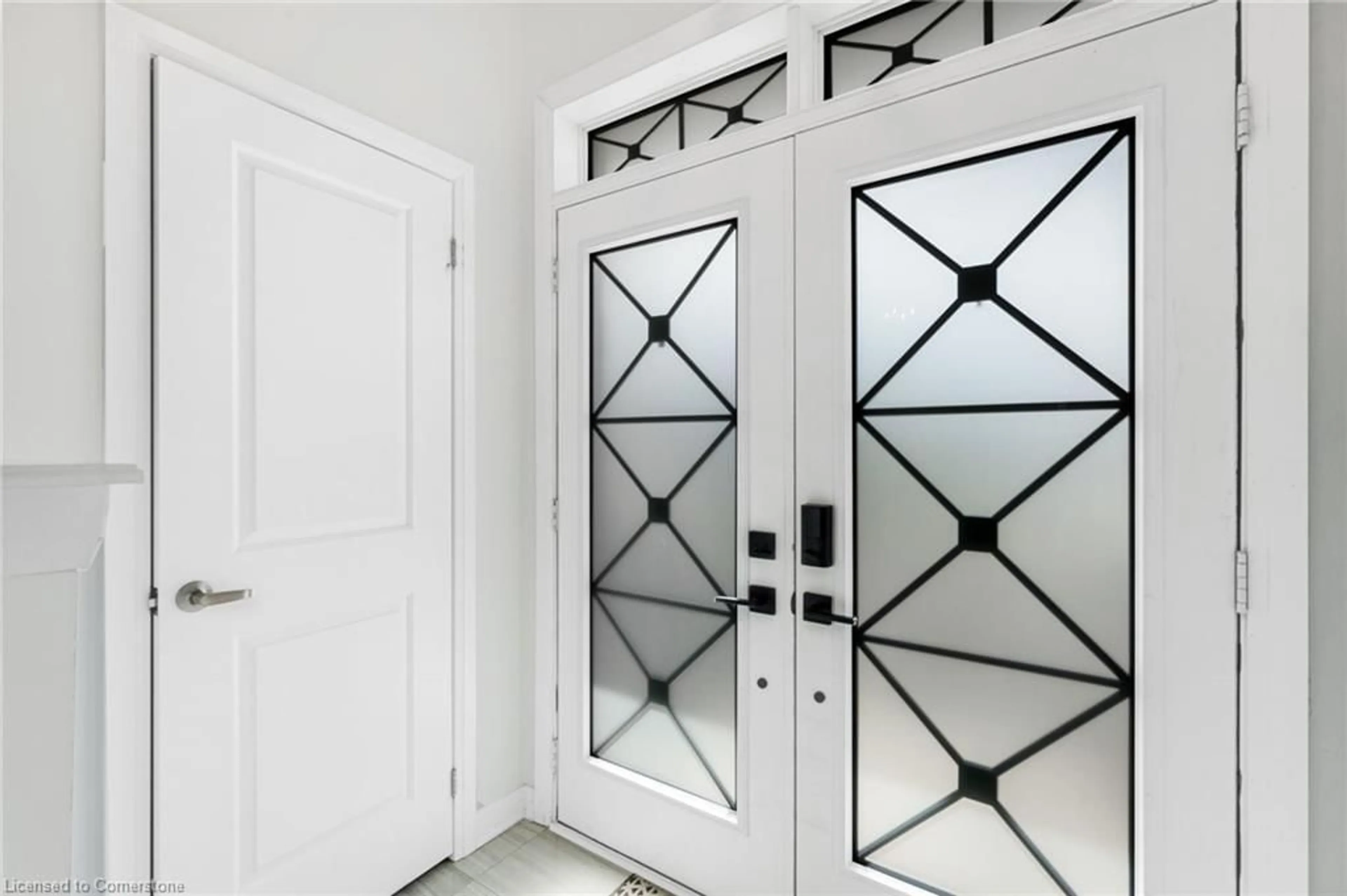 Indoor entryway for 4026 Fracchioni Dr, Beamsville Ontario L3J 0R8