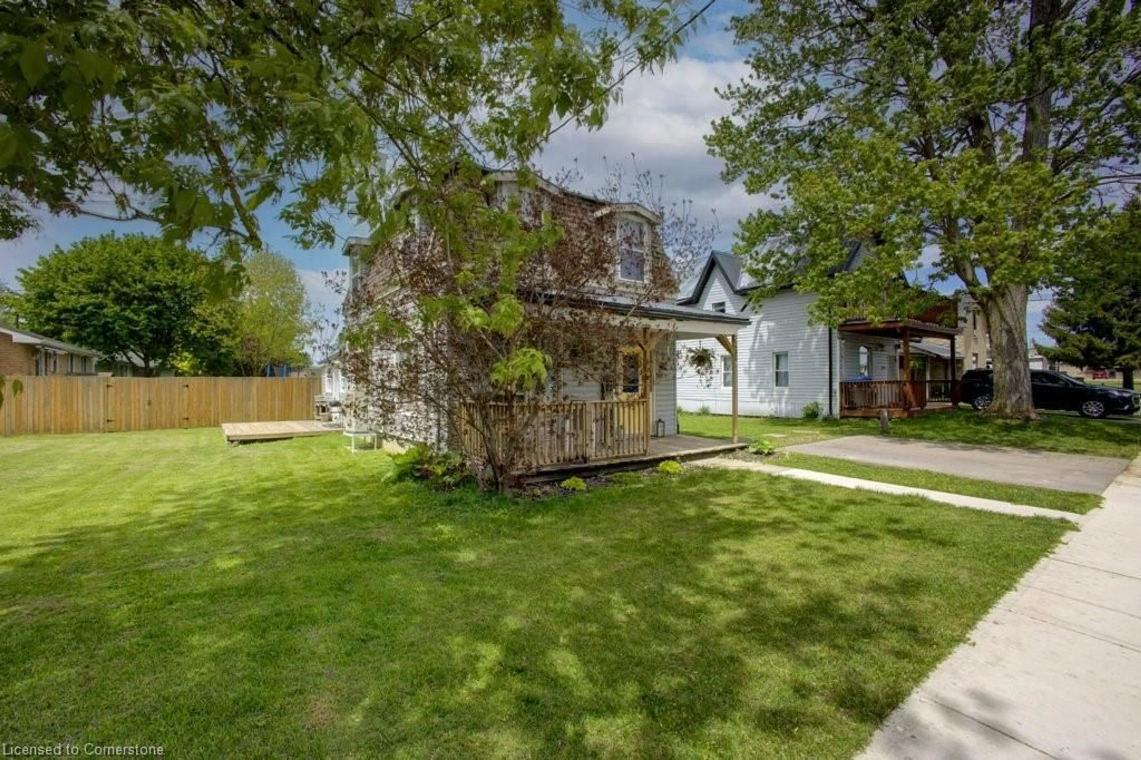 A pic from outside/outdoor area/front of a property/back of a property/a pic from drone, street for 280 Princess Street, Brussels Ontario N0G 1H0