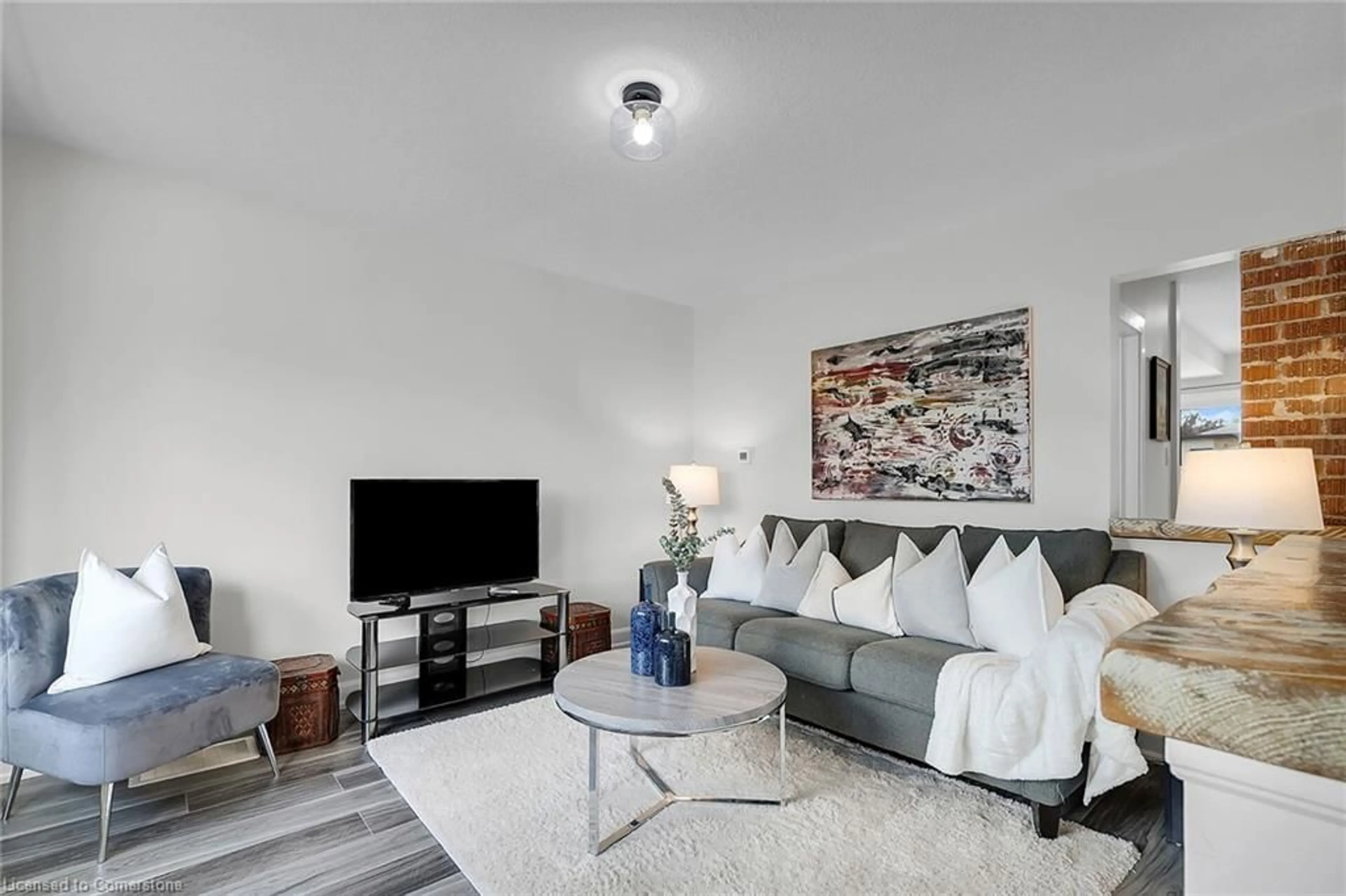 Living room with furniture, unknown for 11 Spadina Rd, Kitchener Ontario N2M 3X2