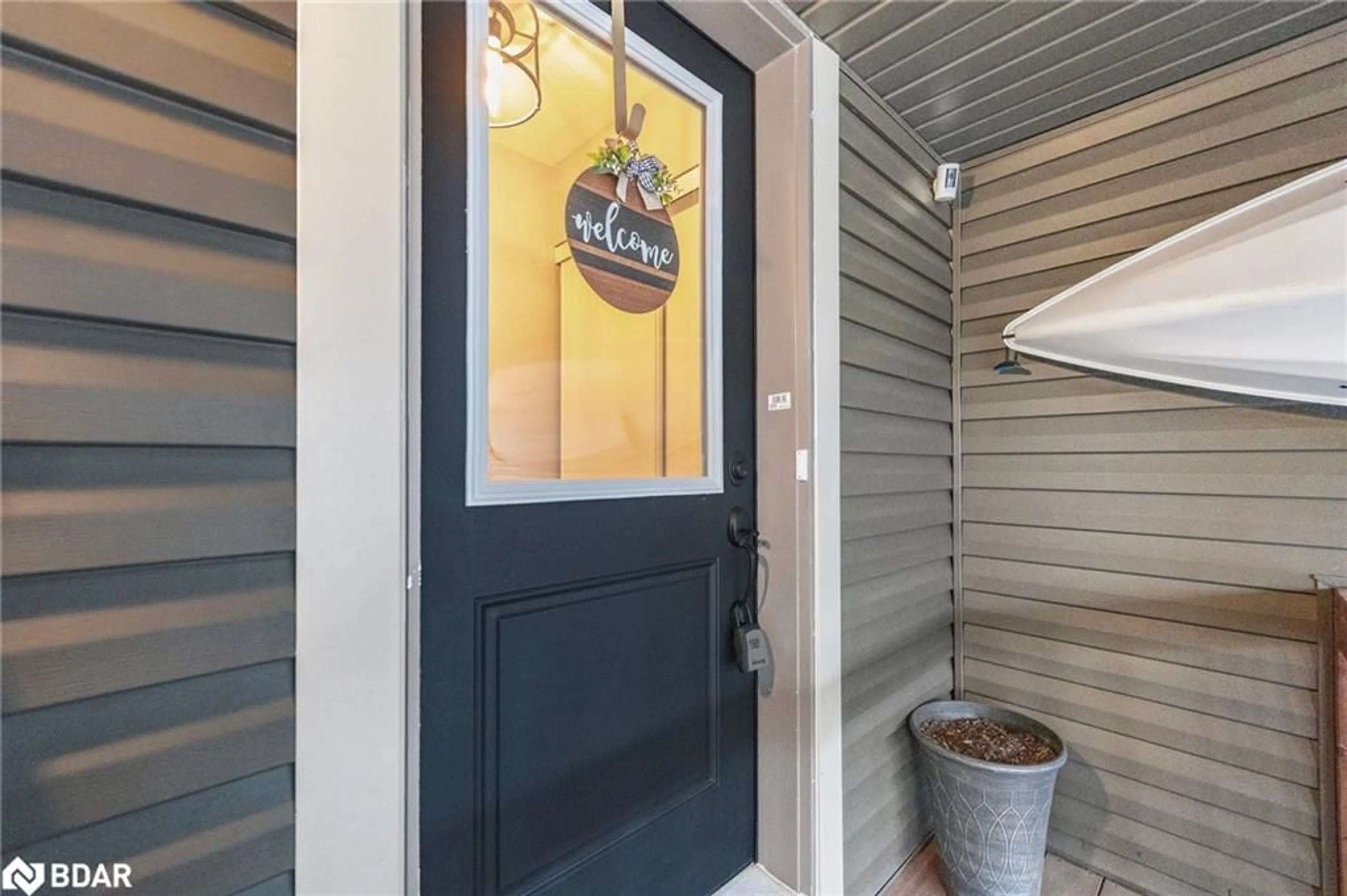 Indoor entryway for 73 Andean Lane, Barrie Ontario L9J 0J4