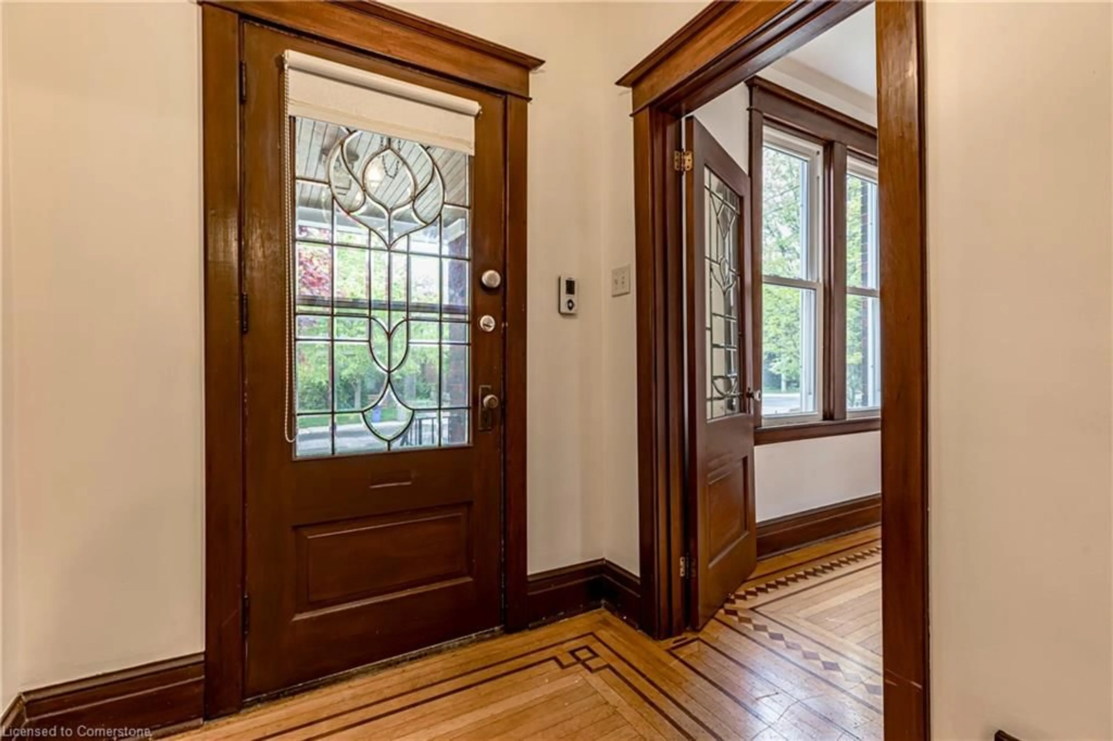 Indoor entryway for 29 Paisley Ave, Hamilton Ontario L8S 4G5