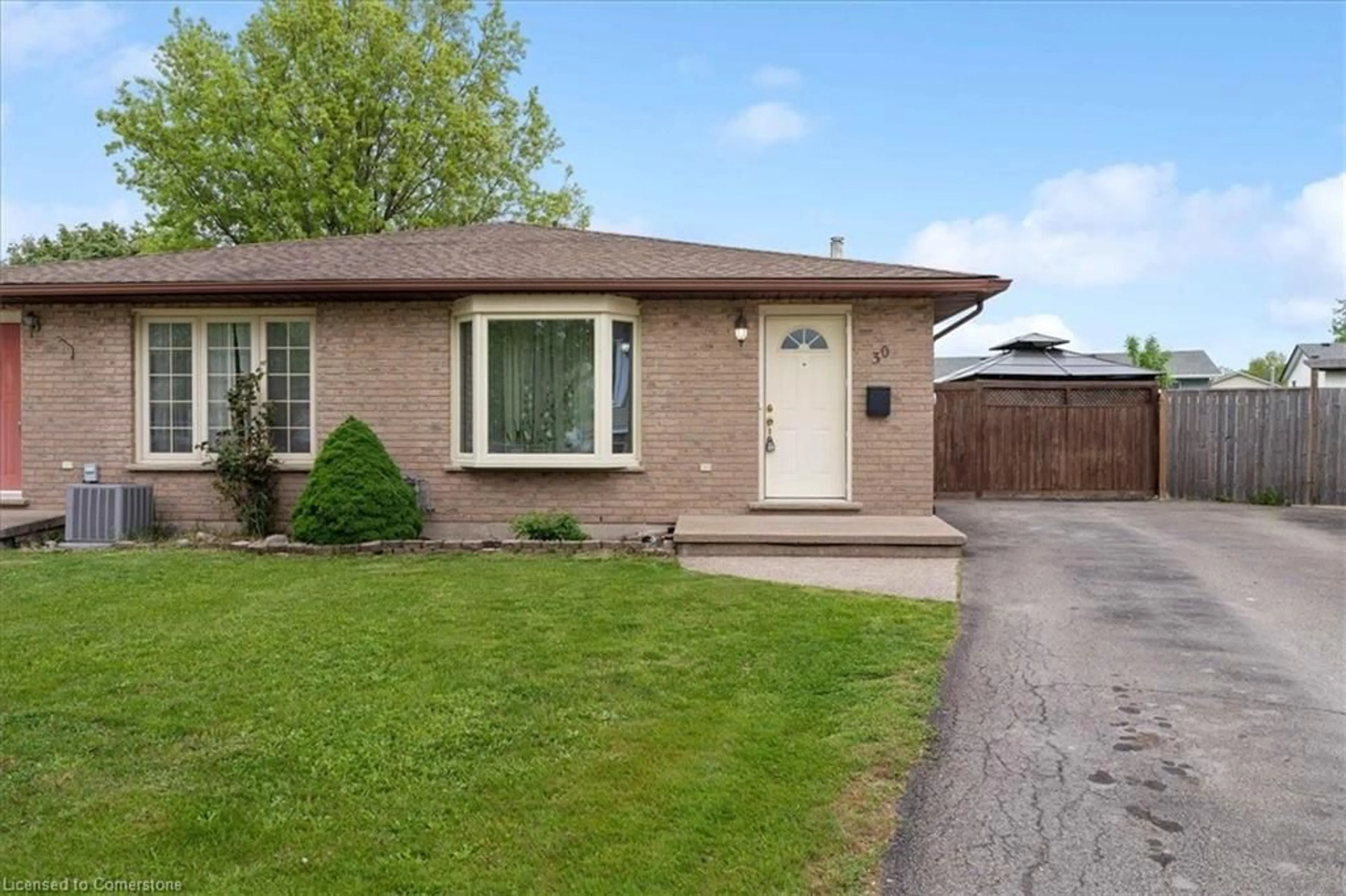 Home with brick exterior material, street for 30 Rainbow Crt, Welland Ontario L3C 6R4