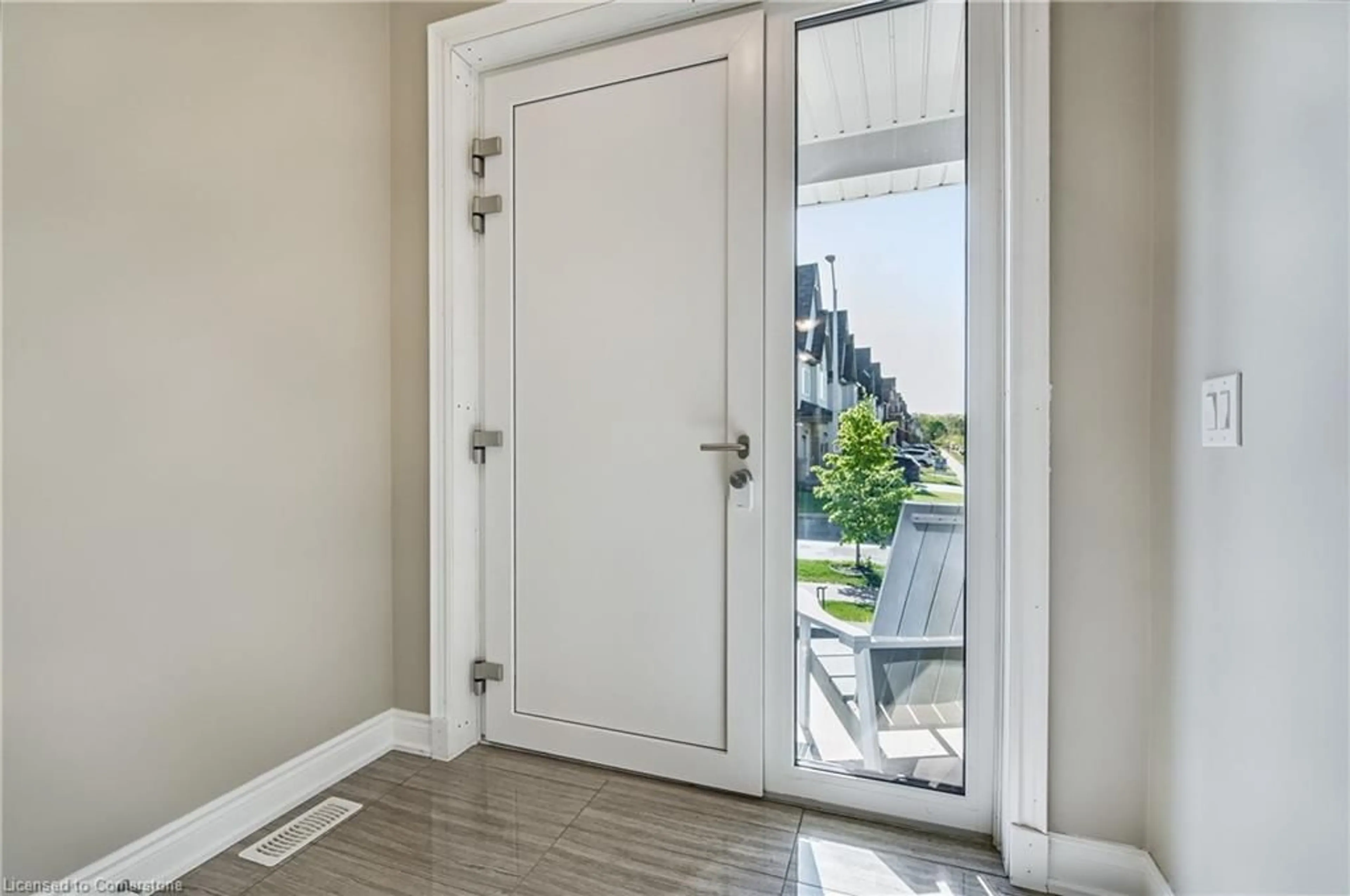 Indoor entryway for 4051 Fracchioni Dr, Beamsville Ontario L3J 0R5