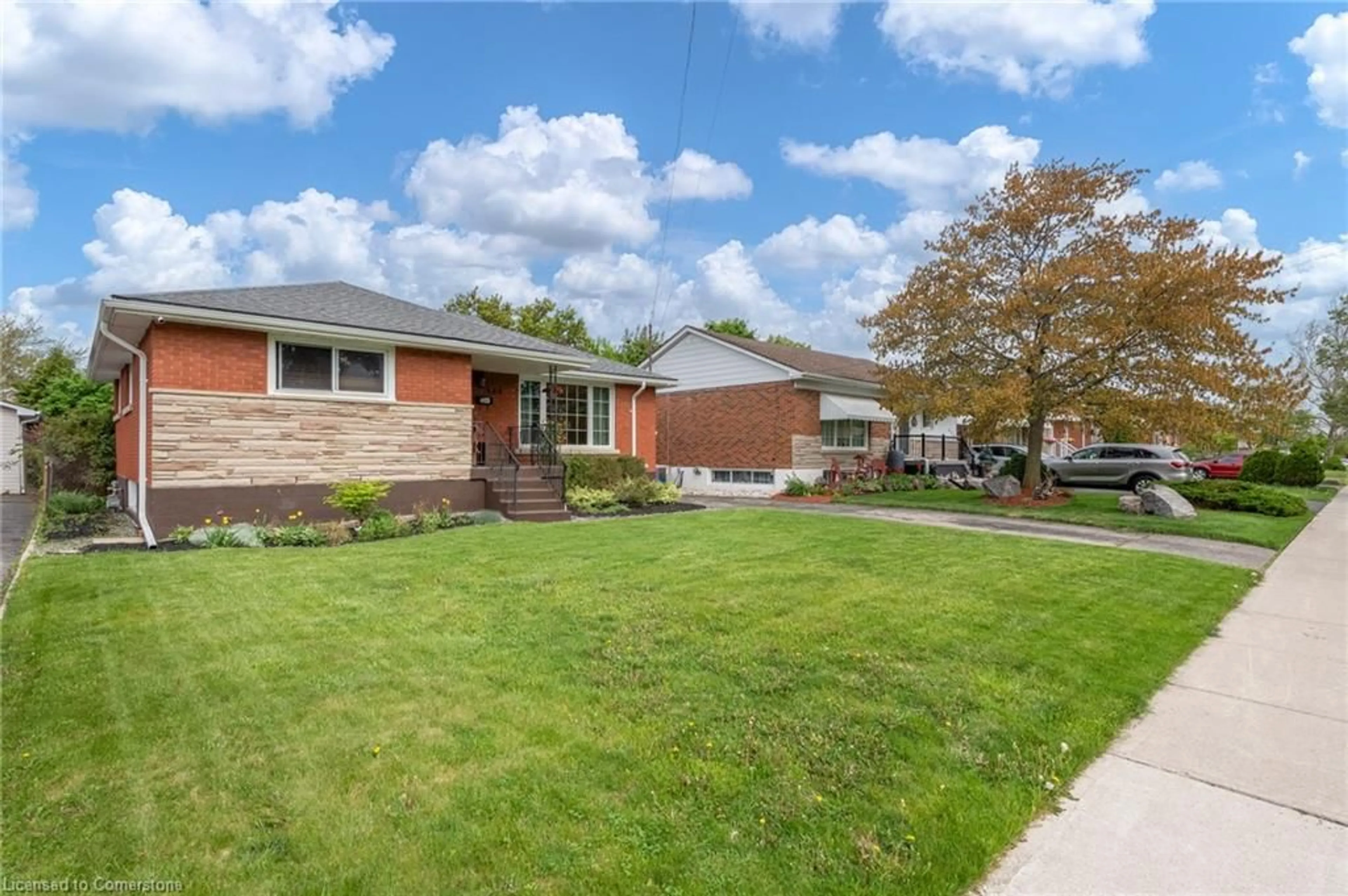 Home with brick exterior material, street for 440 Upper Kenilworth Ave, Hamilton Ontario L8T 4G6