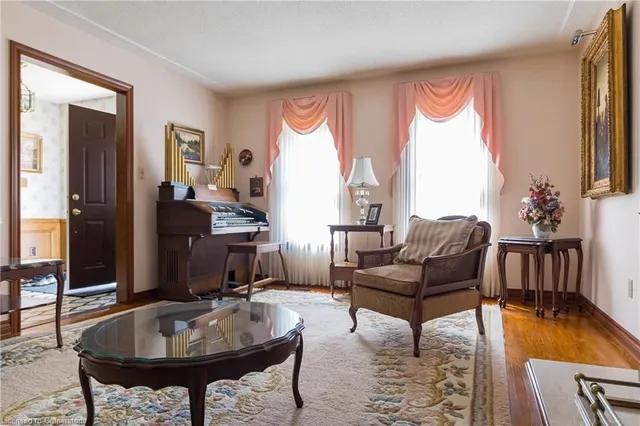 Additional property image - 637 Hiawatha Blvd