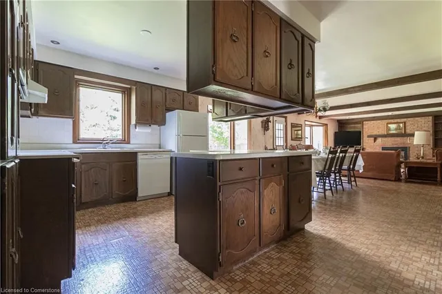 Additional property image - 637 Hiawatha Blvd
