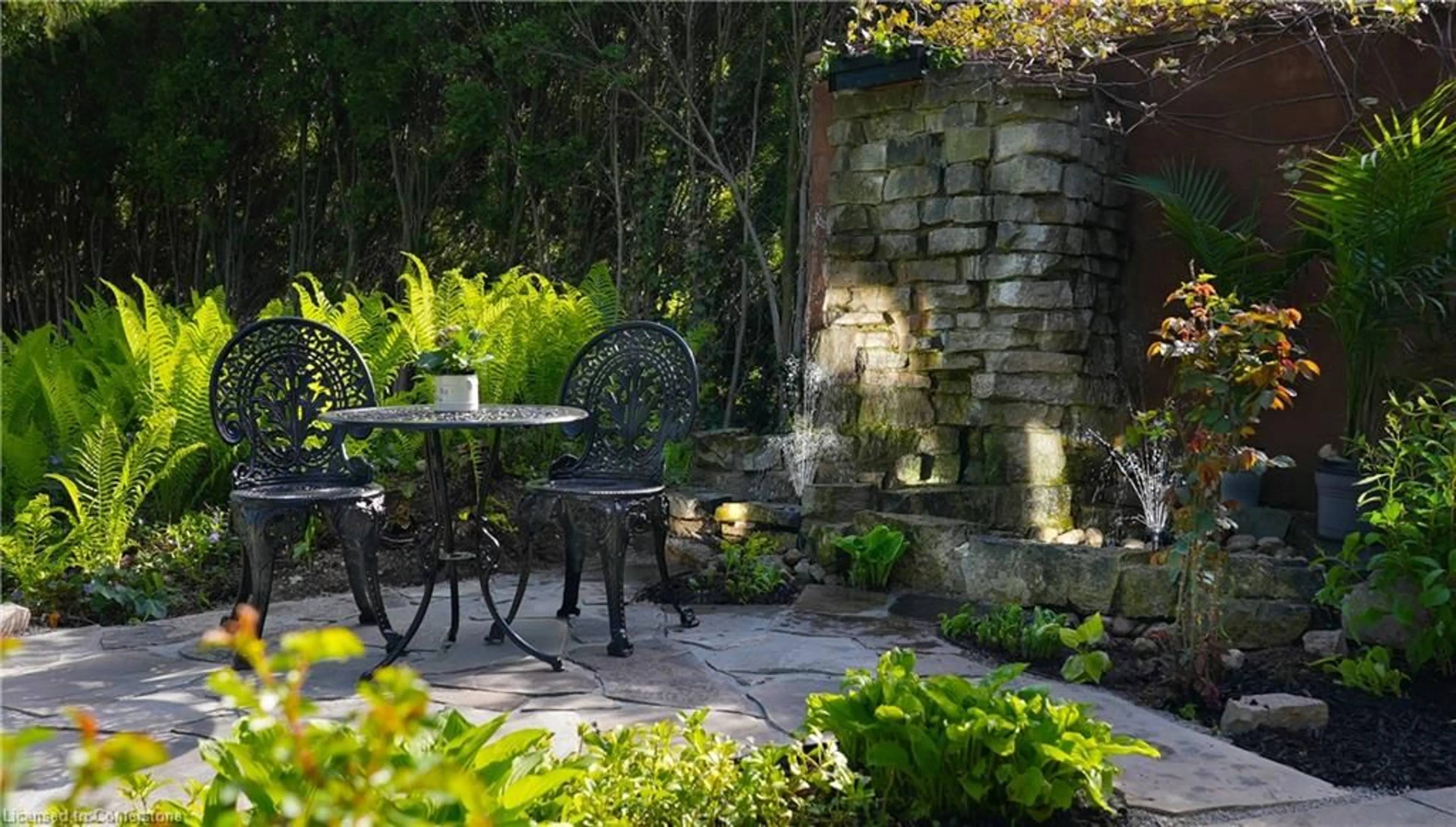 Patio, street for 637 Hiawatha Blvd, Hamilton Ontario L9G 3A6
