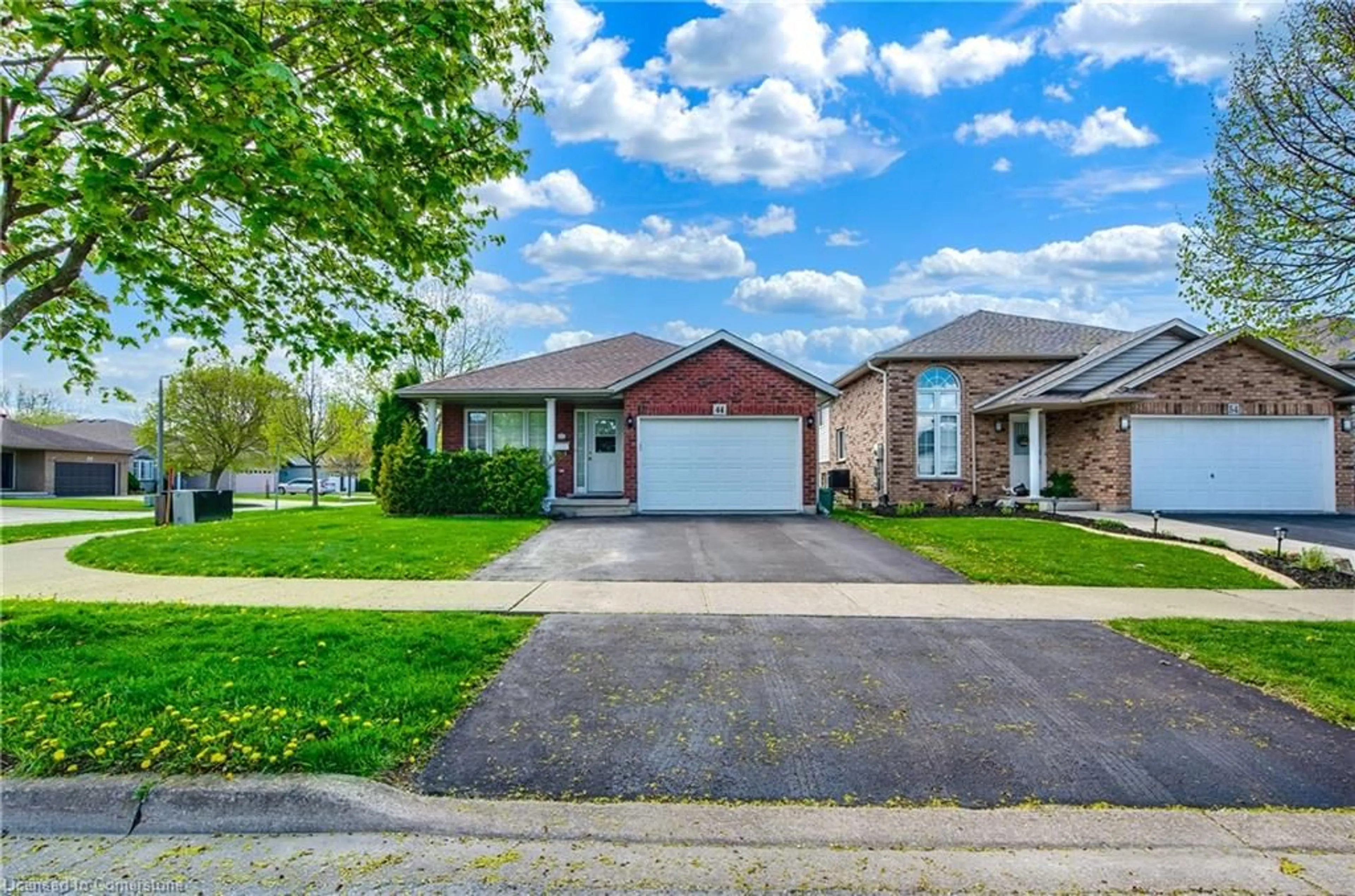 Home with brick exterior material, street for 44 Lea Cres, Welland Ontario L3C 7J6