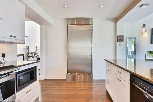 Additional property image - 35 Bowshelm Crt
