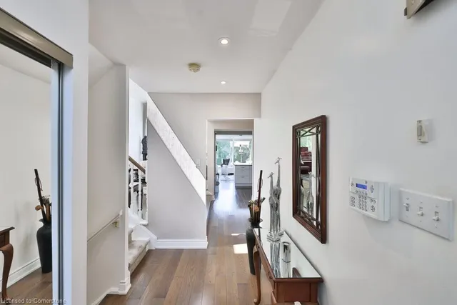 Additional property image - 35 Bowshelm Crt