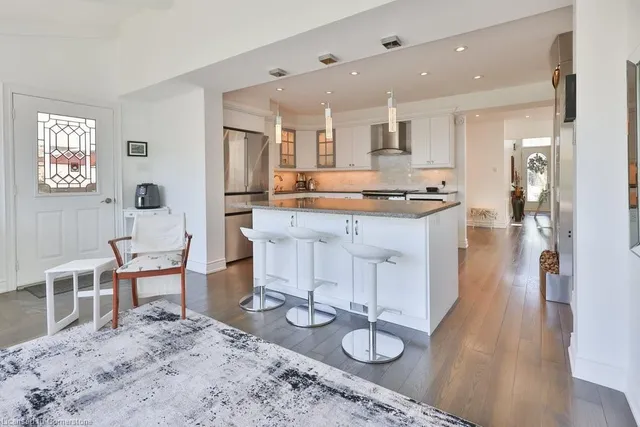 Additional property image - 35 Bowshelm Crt
