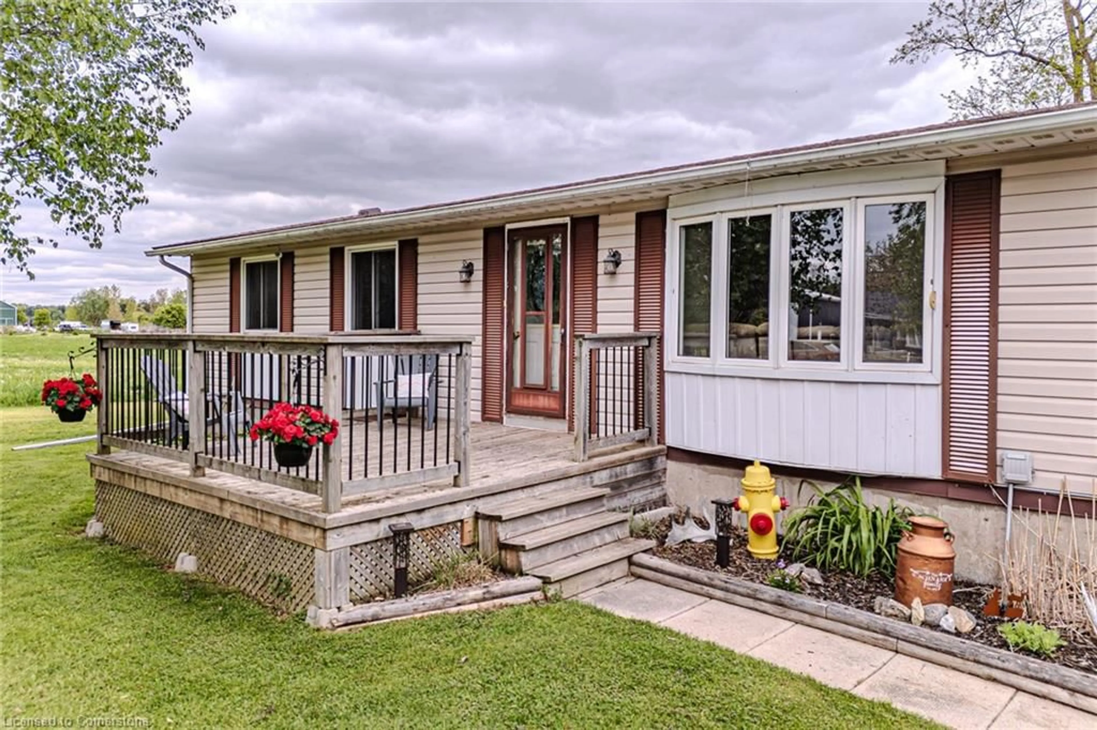 Home with vinyl exterior material, street for 294 Townline St, Norfolk County Ontario N0E 1P0