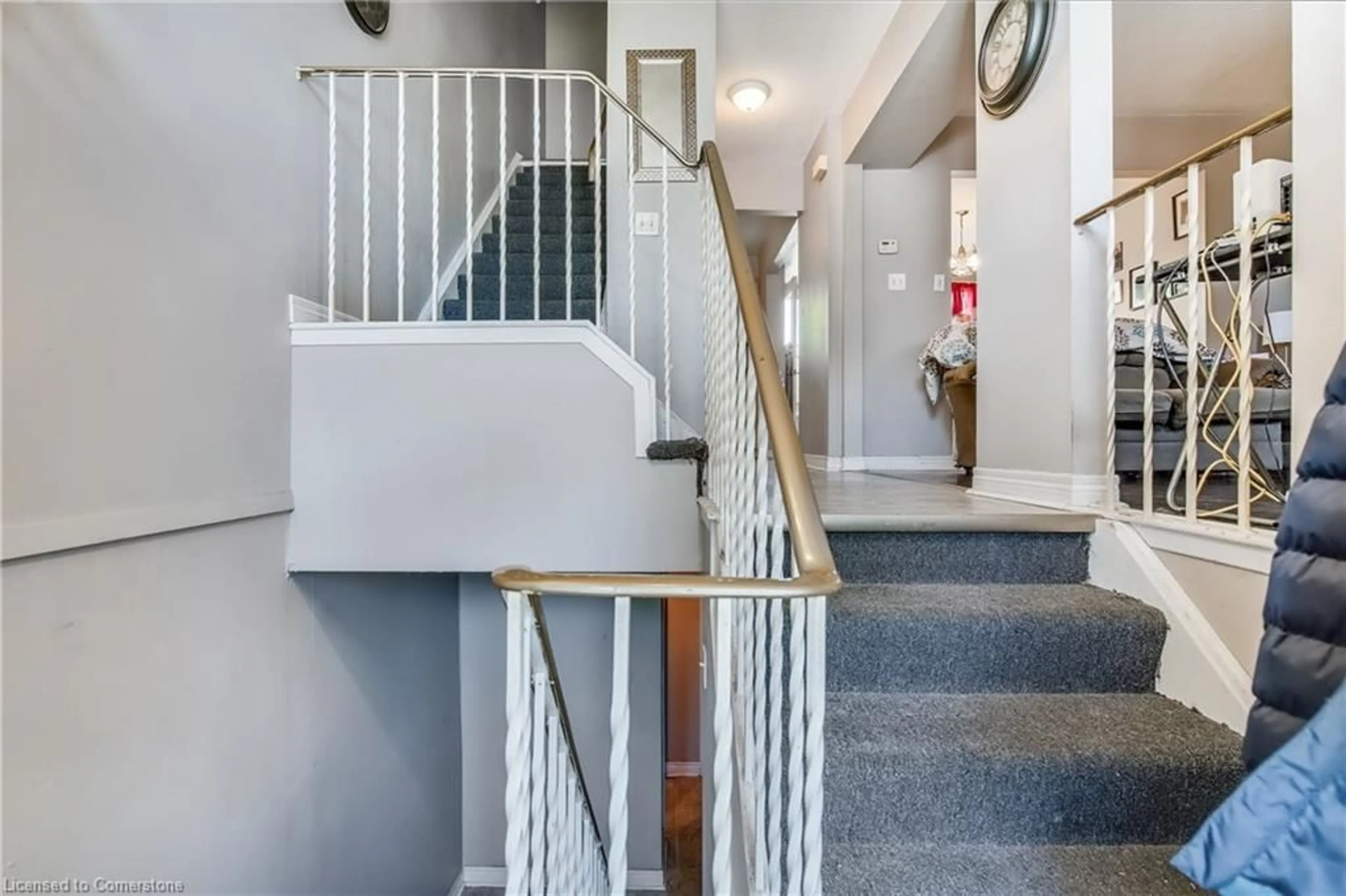 Indoor foyer for 135 Main St #24, Dunnville Ontario N1A 3C8