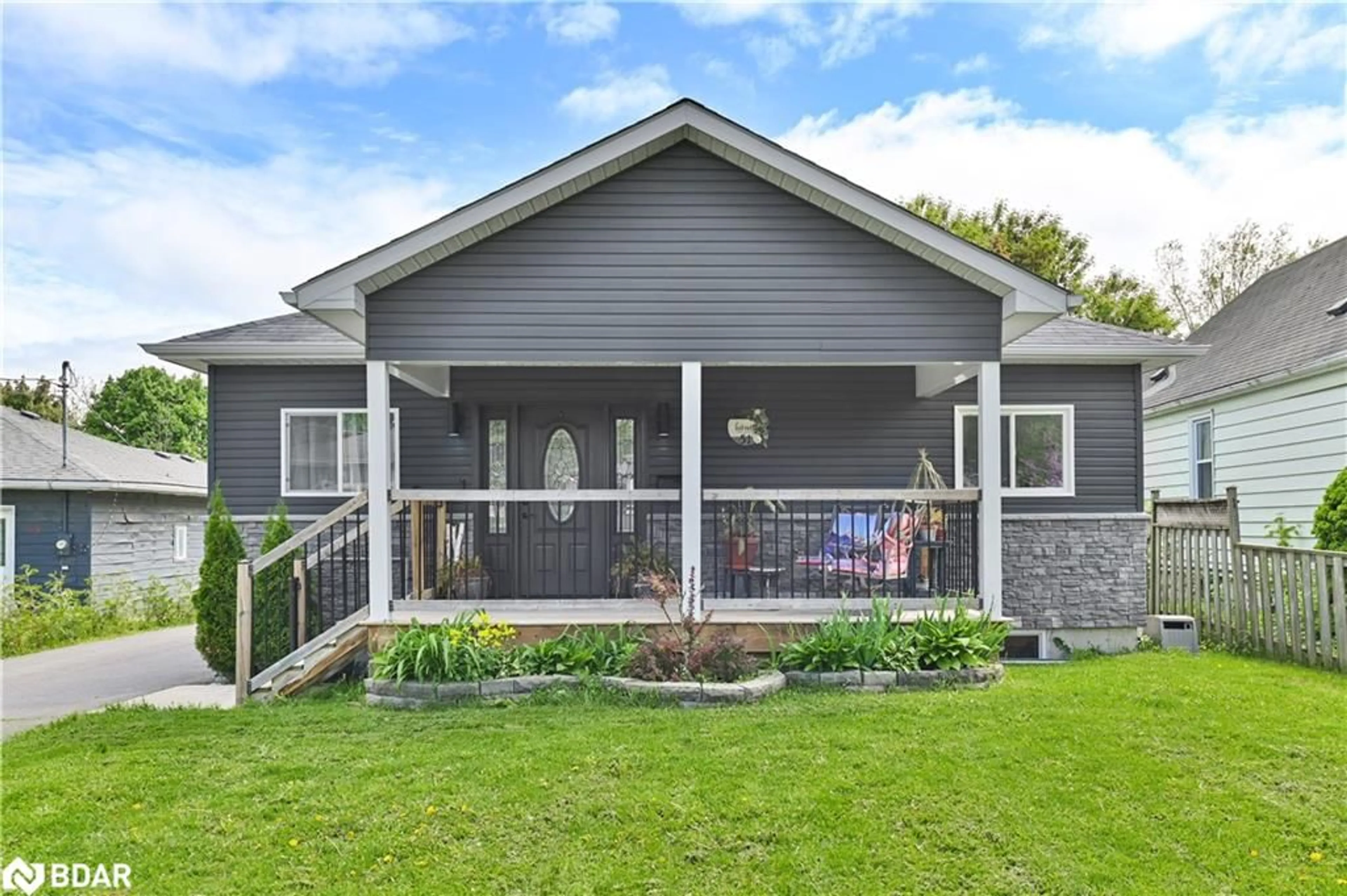 Home with vinyl exterior material, unknown for 51 Gilbert St, Belleville Ontario K8P 3G9