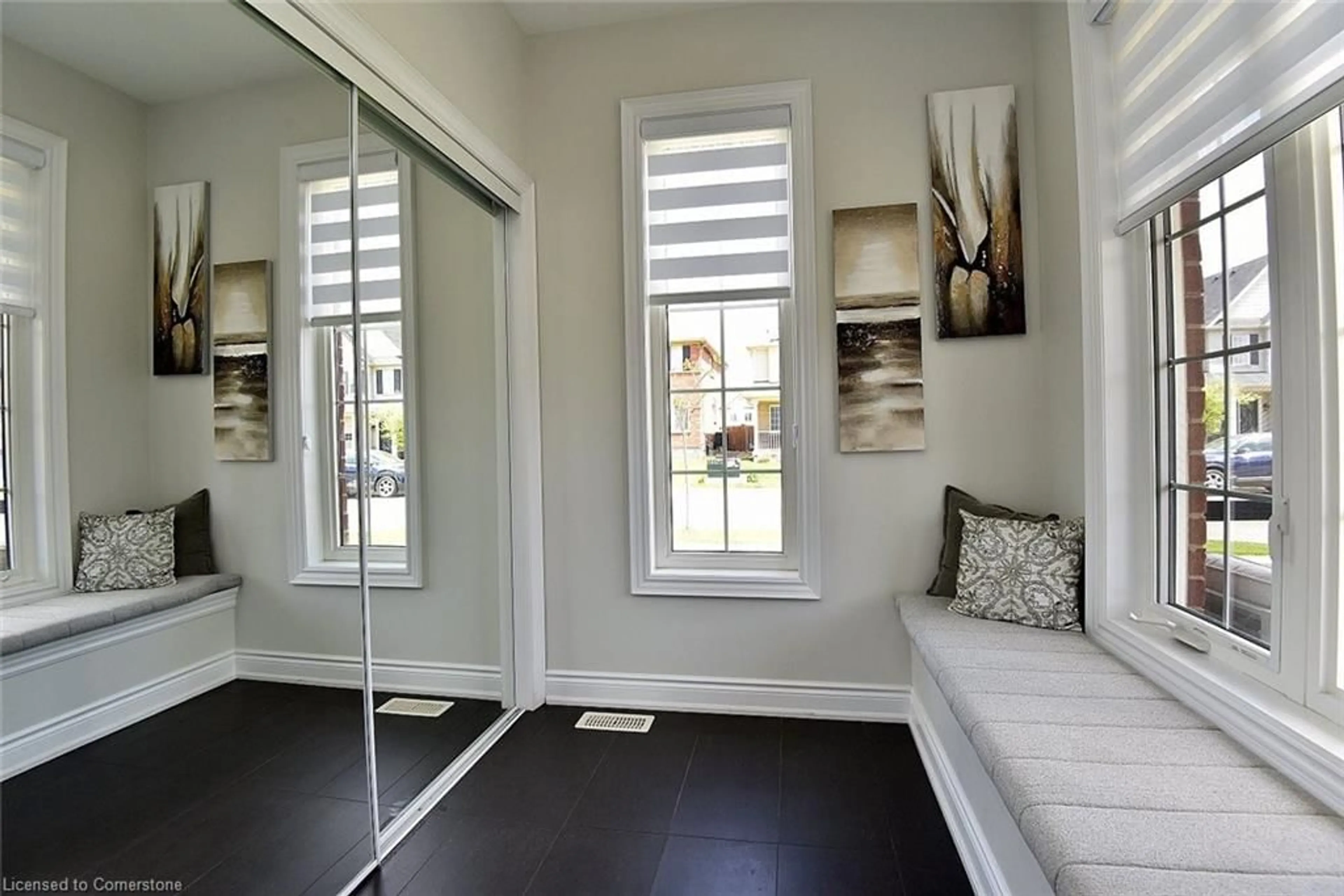 Indoor entryway for 4 Brigham Ave, Hamilton Ontario L0R 1C0