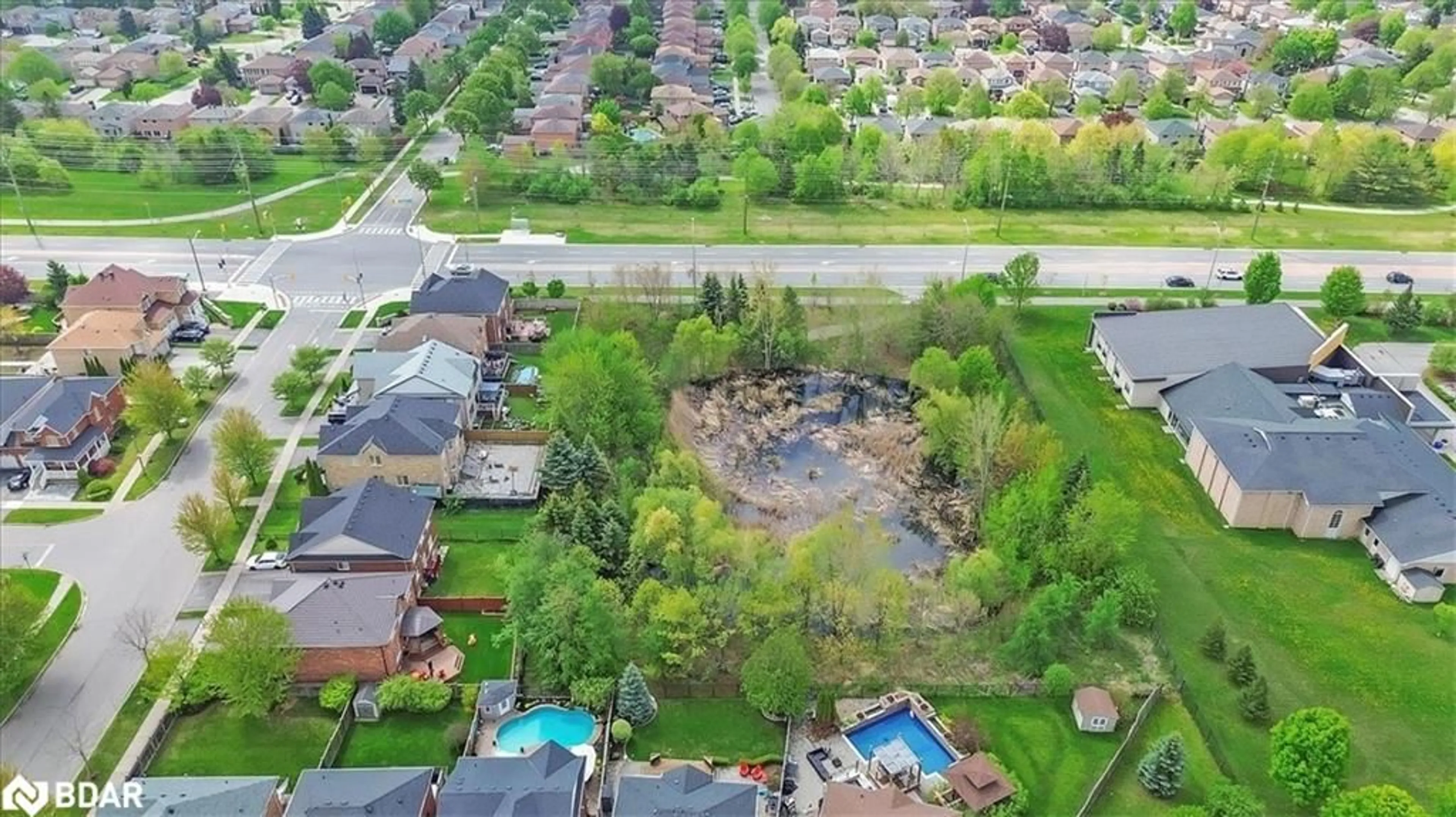 A pic from outside/outdoor area/front of a property/back of a property/a pic from drone, water/lake/river/ocean view for 5 Freer Cres, Durham Ontario L1T 4N5