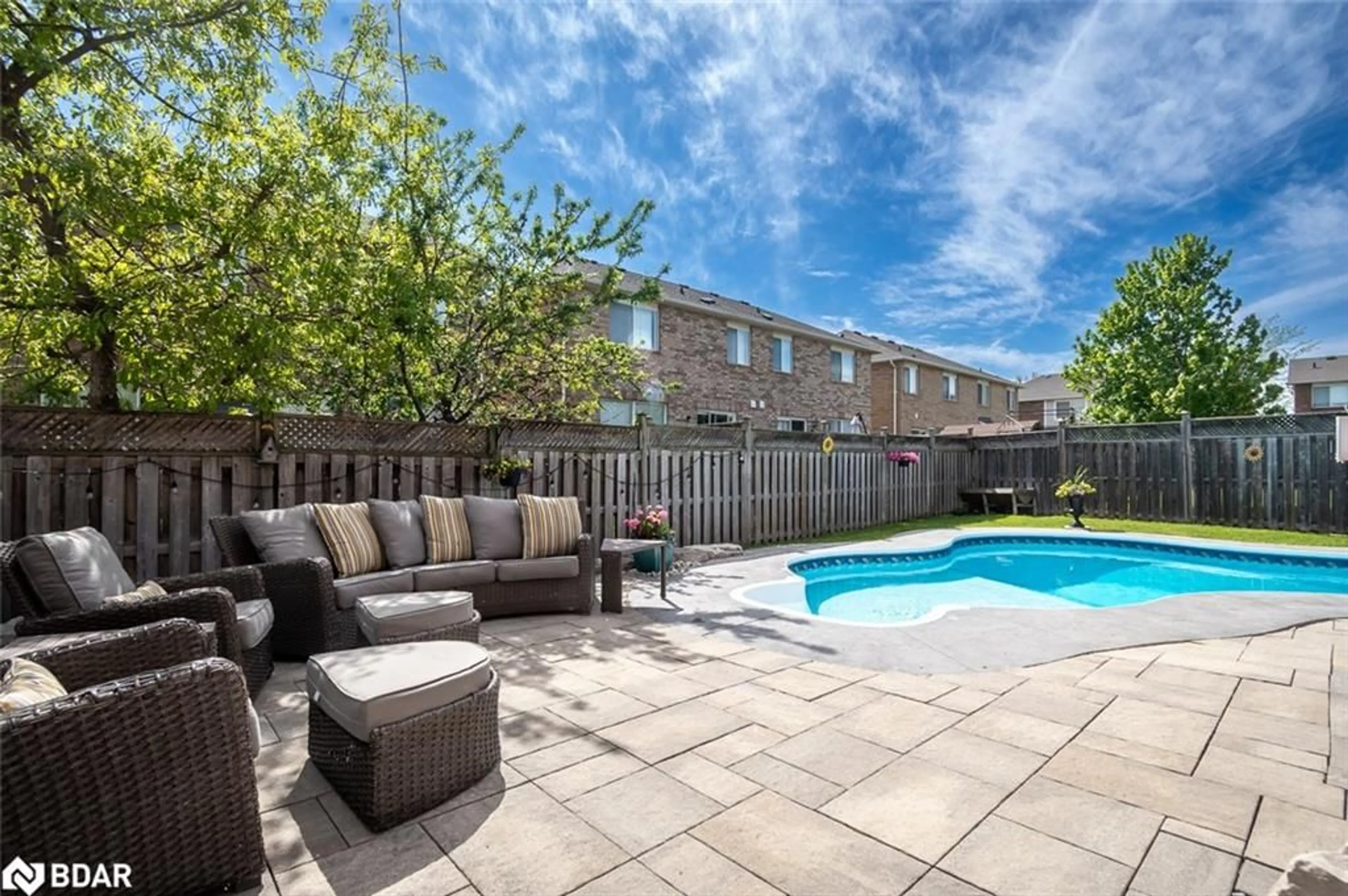 Patio, street for 1014 Cooper Ave, Milton Ontario L9T 5W7