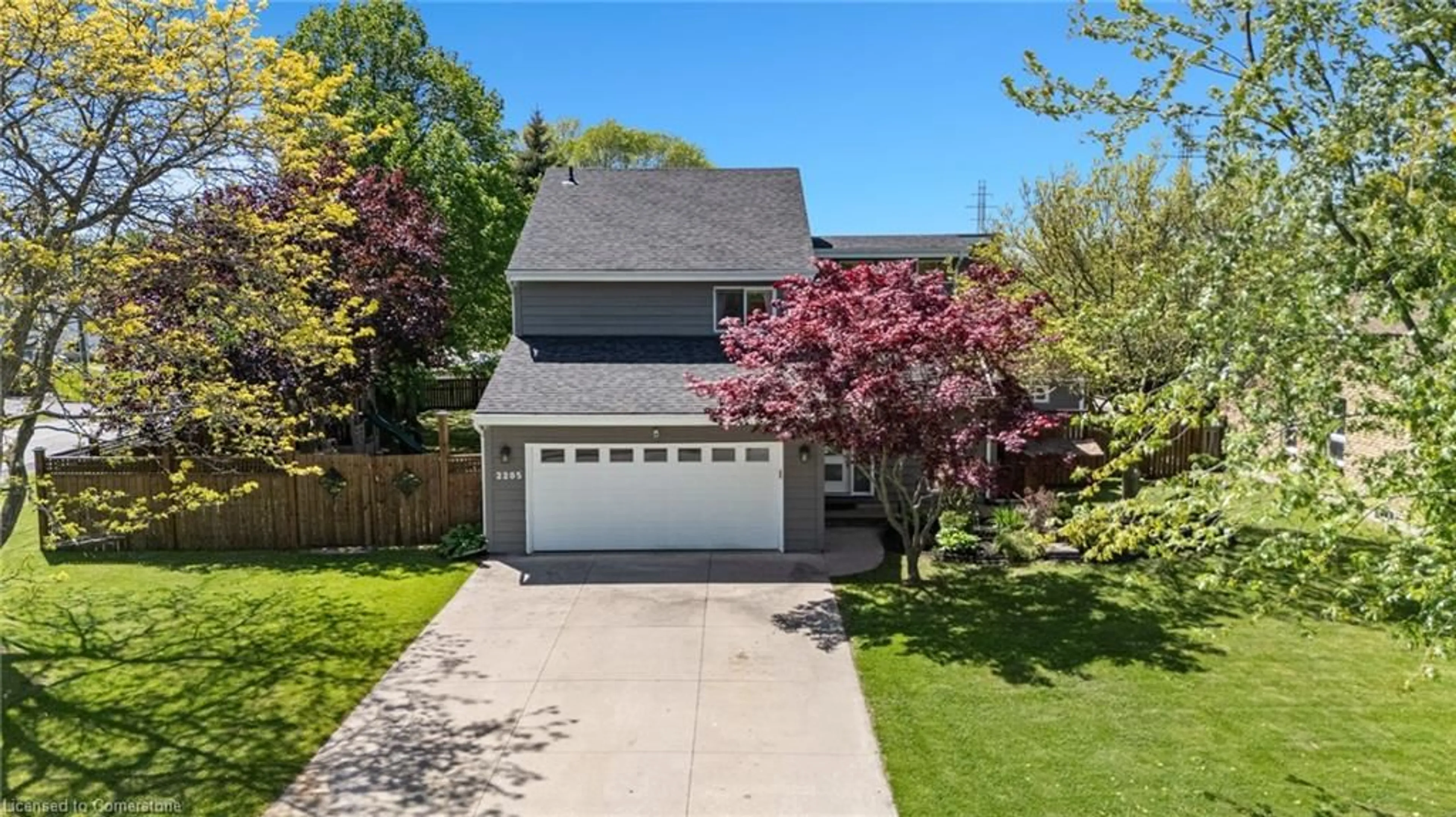 A pic from outside/outdoor area/front of a property/back of a property/a pic from drone, street for 2205 Gainer St, Thorold Ontario L0S 1A0