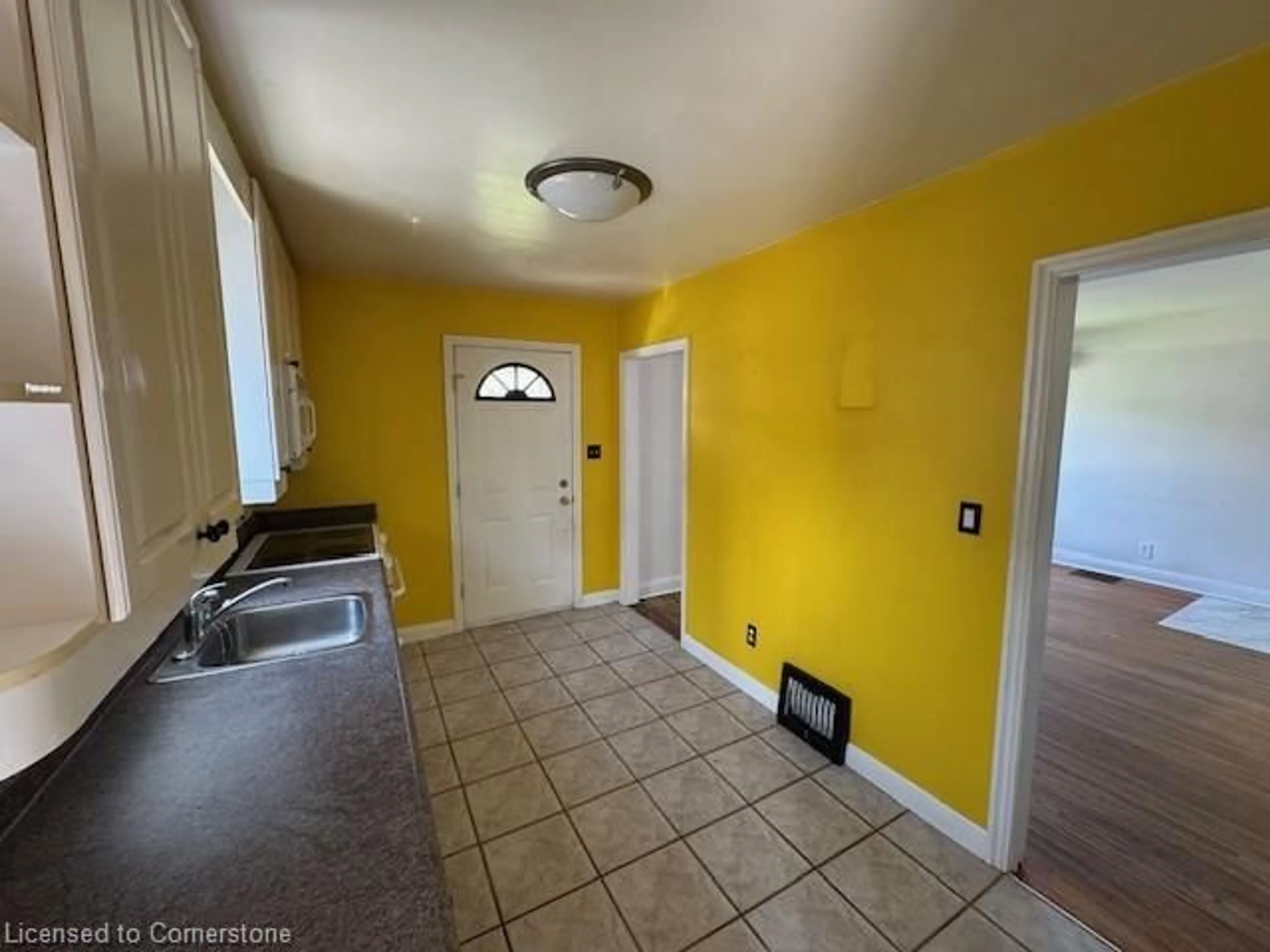 A pic of a room for 175 Rosedale Ave, Hamilton Ontario L8K 4N4
