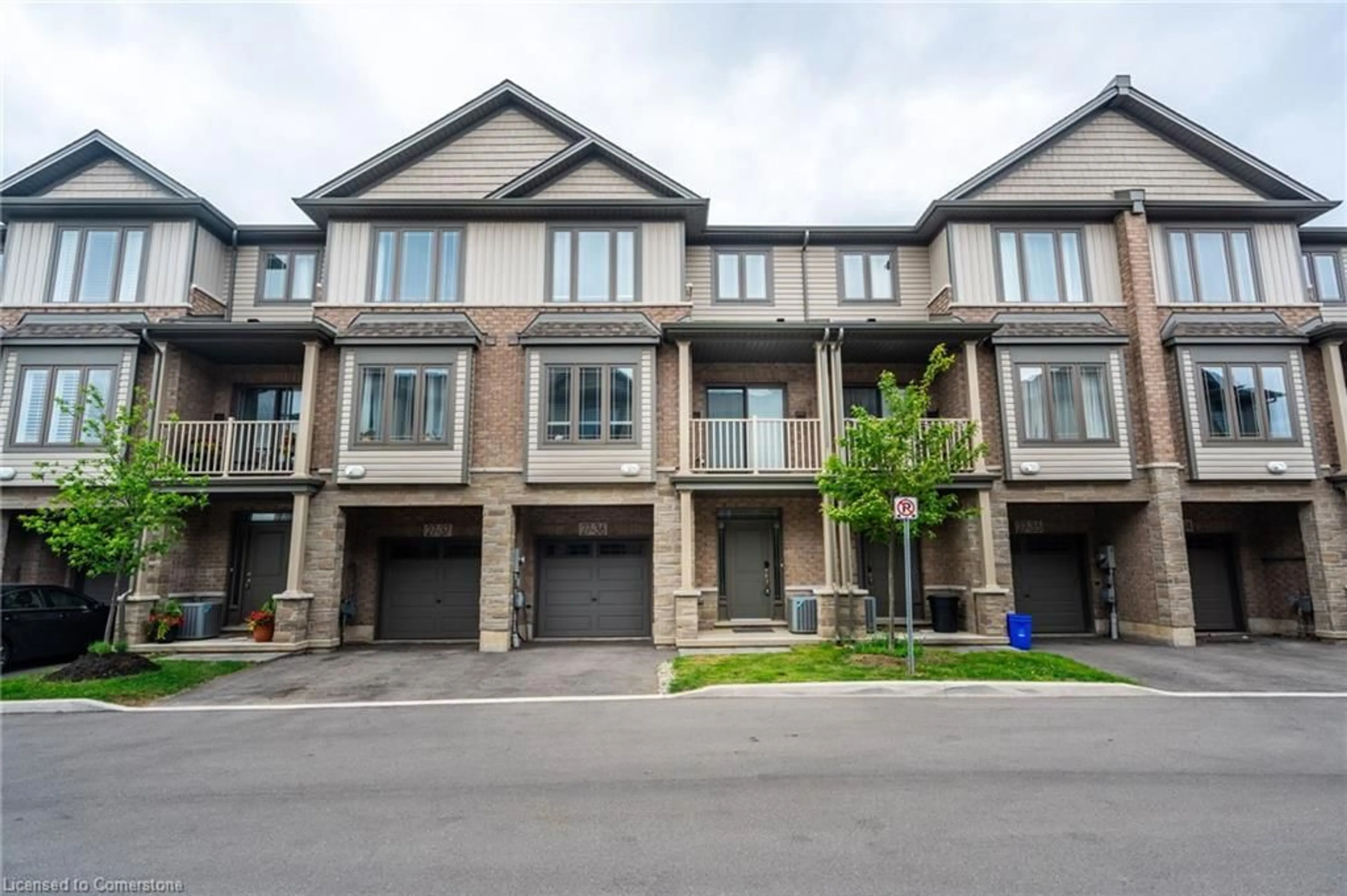 A pic from outside/outdoor area/front of a property/back of a property/a pic from drone, street for 27 Rachel Dr #36, Stoney Creek Ontario L8E 0K6