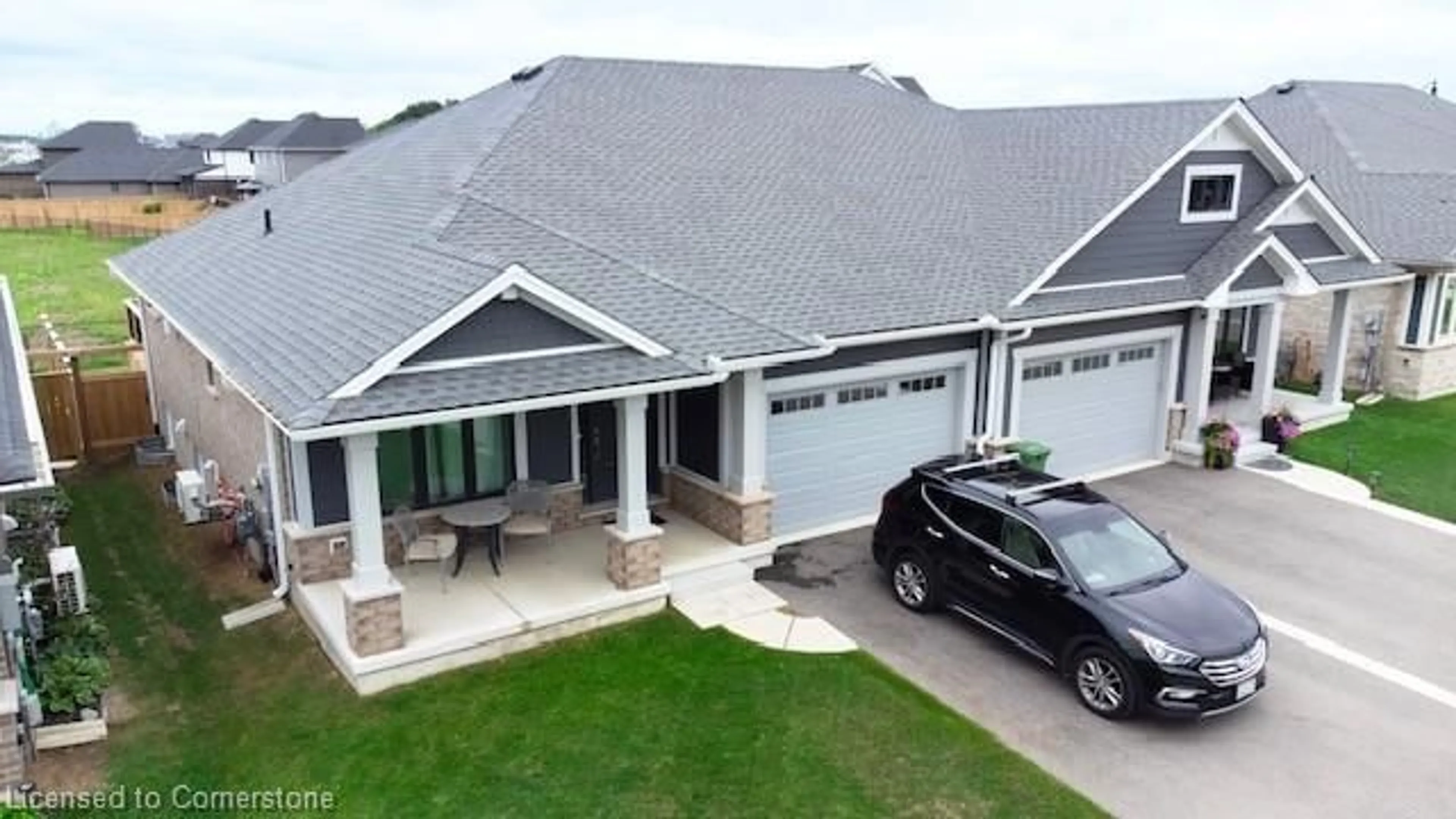A pic from outside/outdoor area/front of a property/back of a property/a pic from drone, unknown for 8 Harlequin Crt, St. Thomas Ontario N5R 0L5