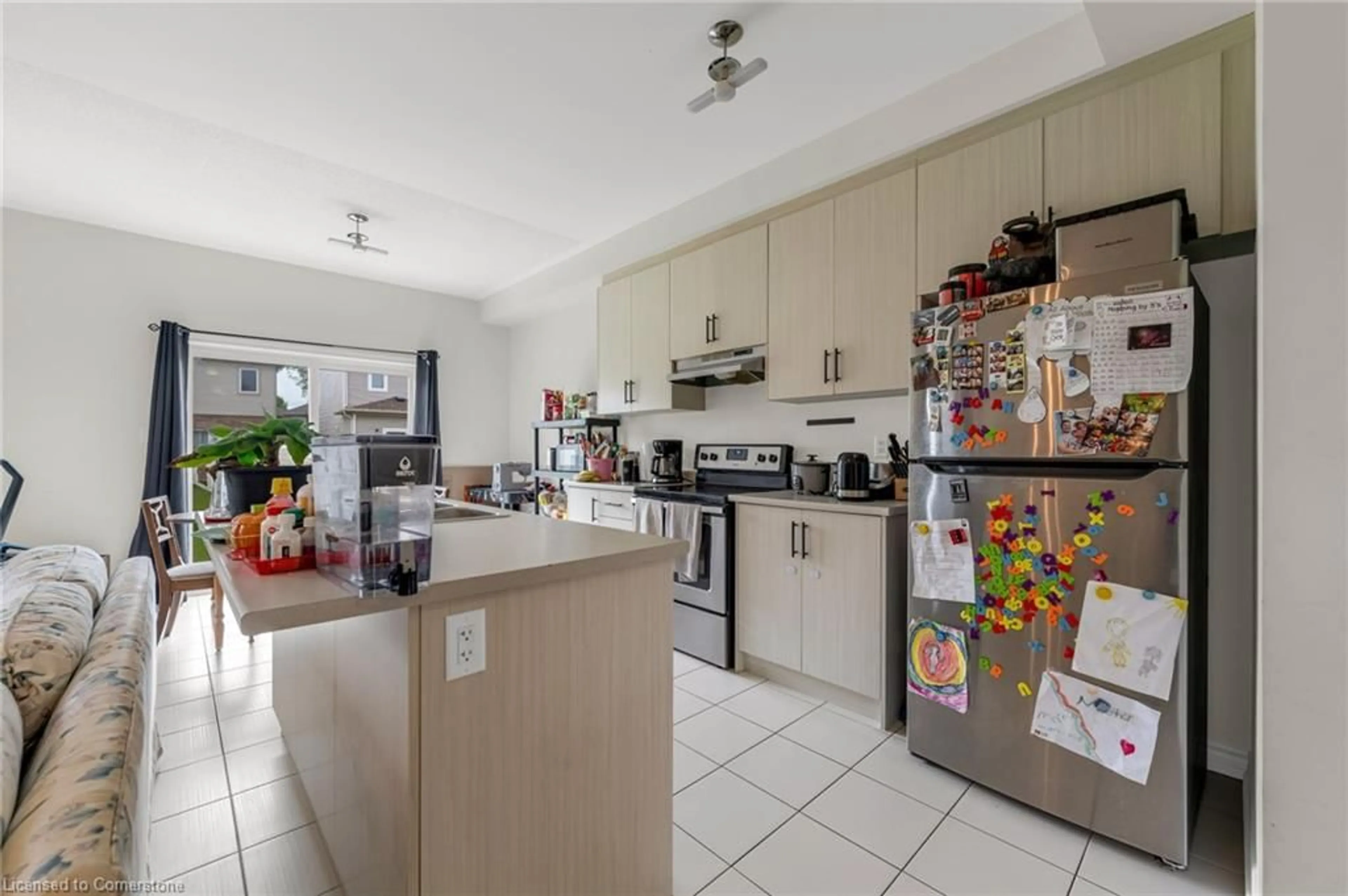 Standard kitchen, unknown for 112 Tumblewood Pl, Welland Ontario L3B 0J3
