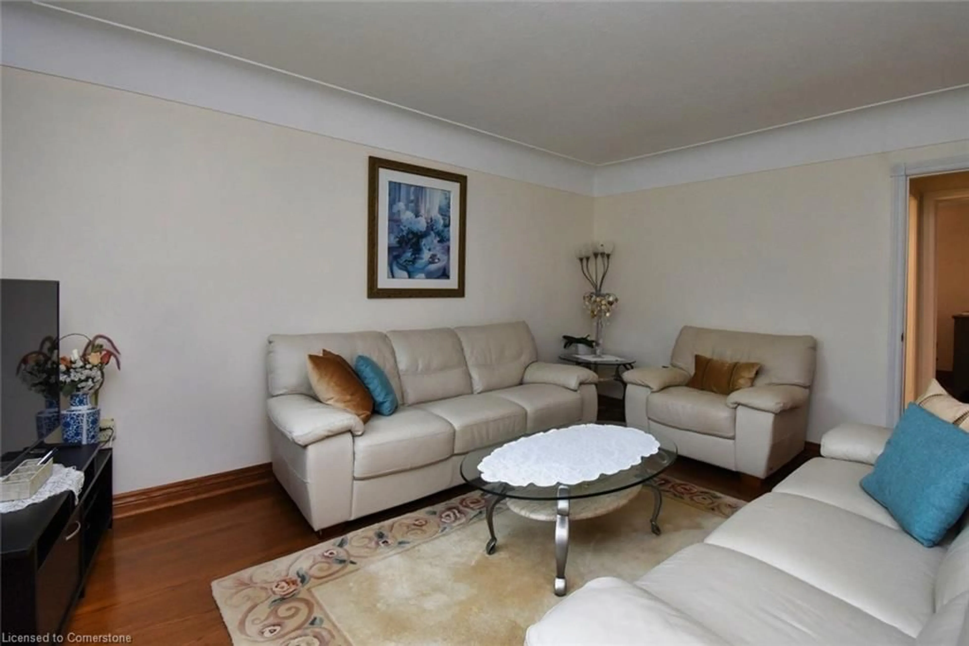 Living room with furniture, unknown for 9 Carene Ave, Hamilton Ontario L8K 3W3