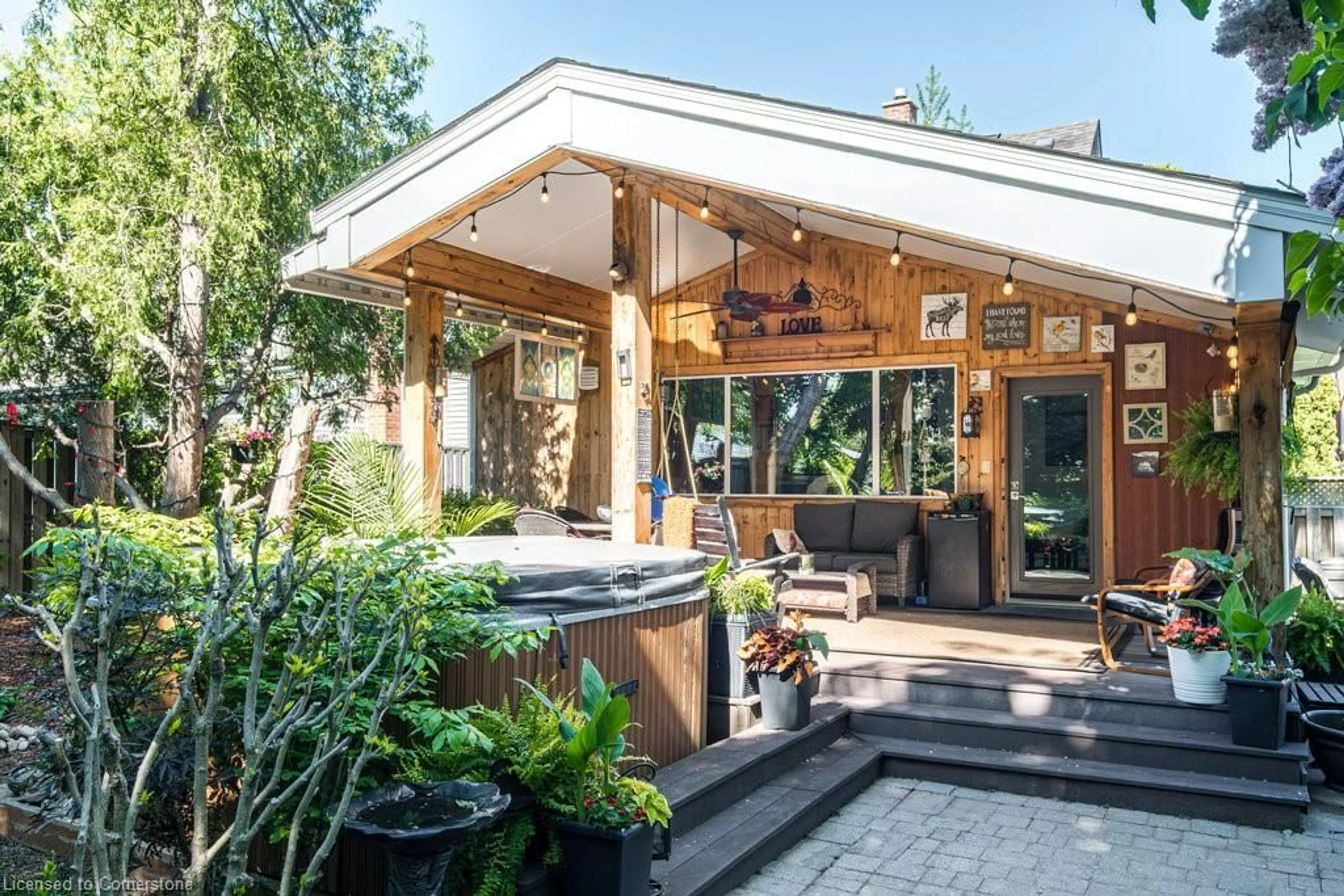 Patio, unknown for 87 East 9th St, Hamilton Ontario L9A 3M9