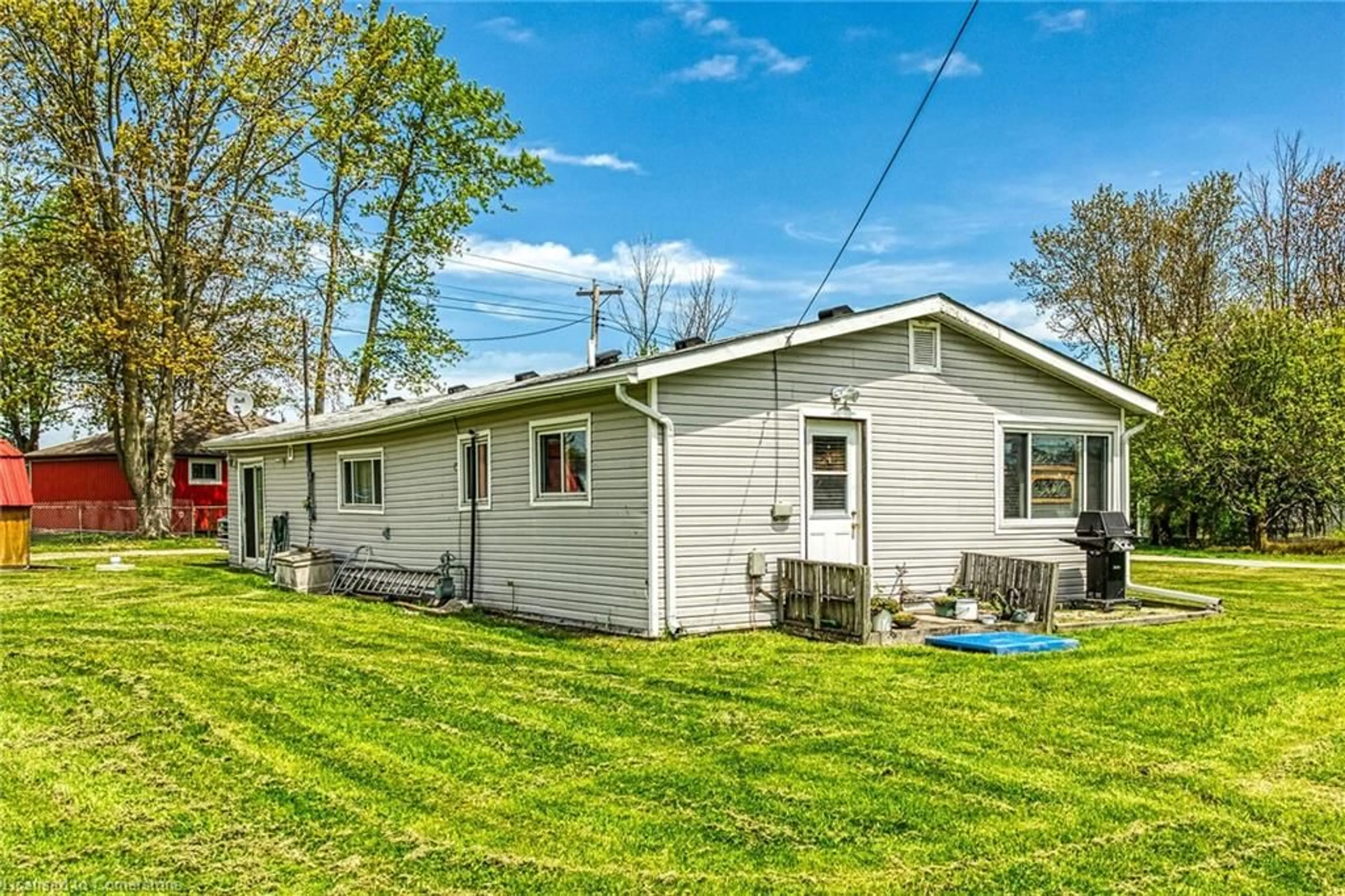 Home with vinyl exterior material, water/lake/river/ocean view for 137 Blue Water Pky, Selkirk Ontario N0A 1E0