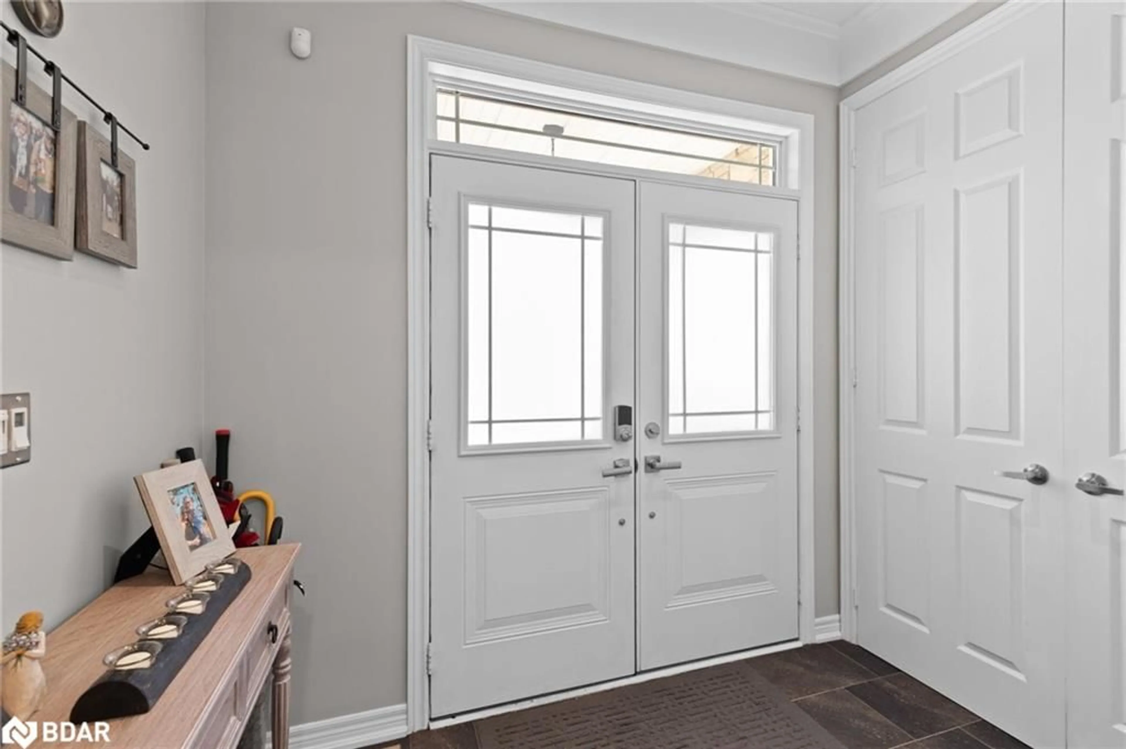 Indoor entryway for 76 Cauthers Crescent Cres, Alliston Ontario L9R 0L2