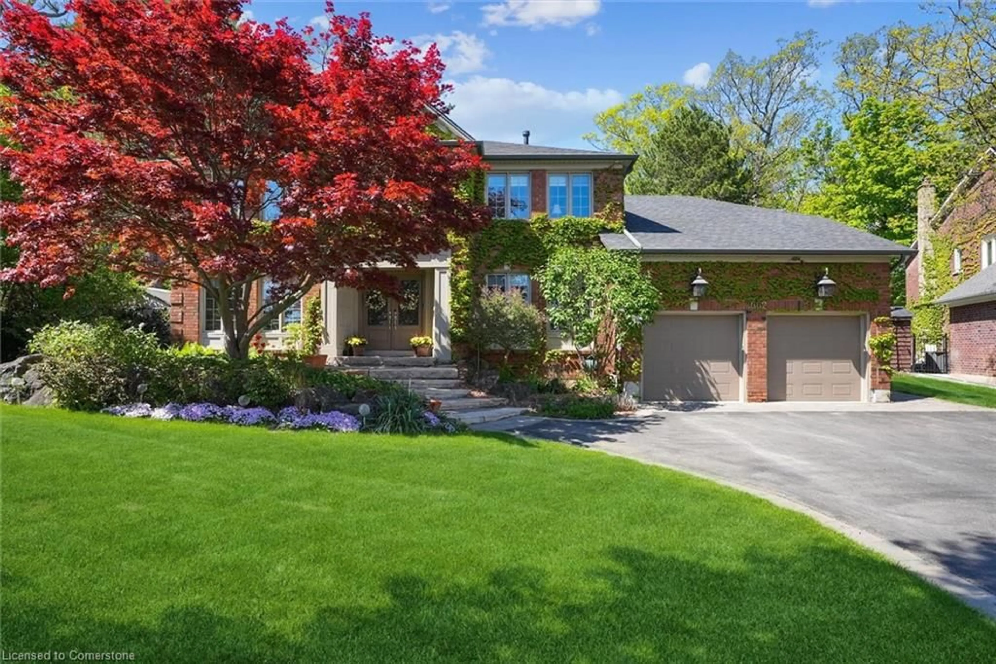 Home with brick exterior material, street for 1662 Roundleaf Crt, Burlington Ontario L7P 4T6