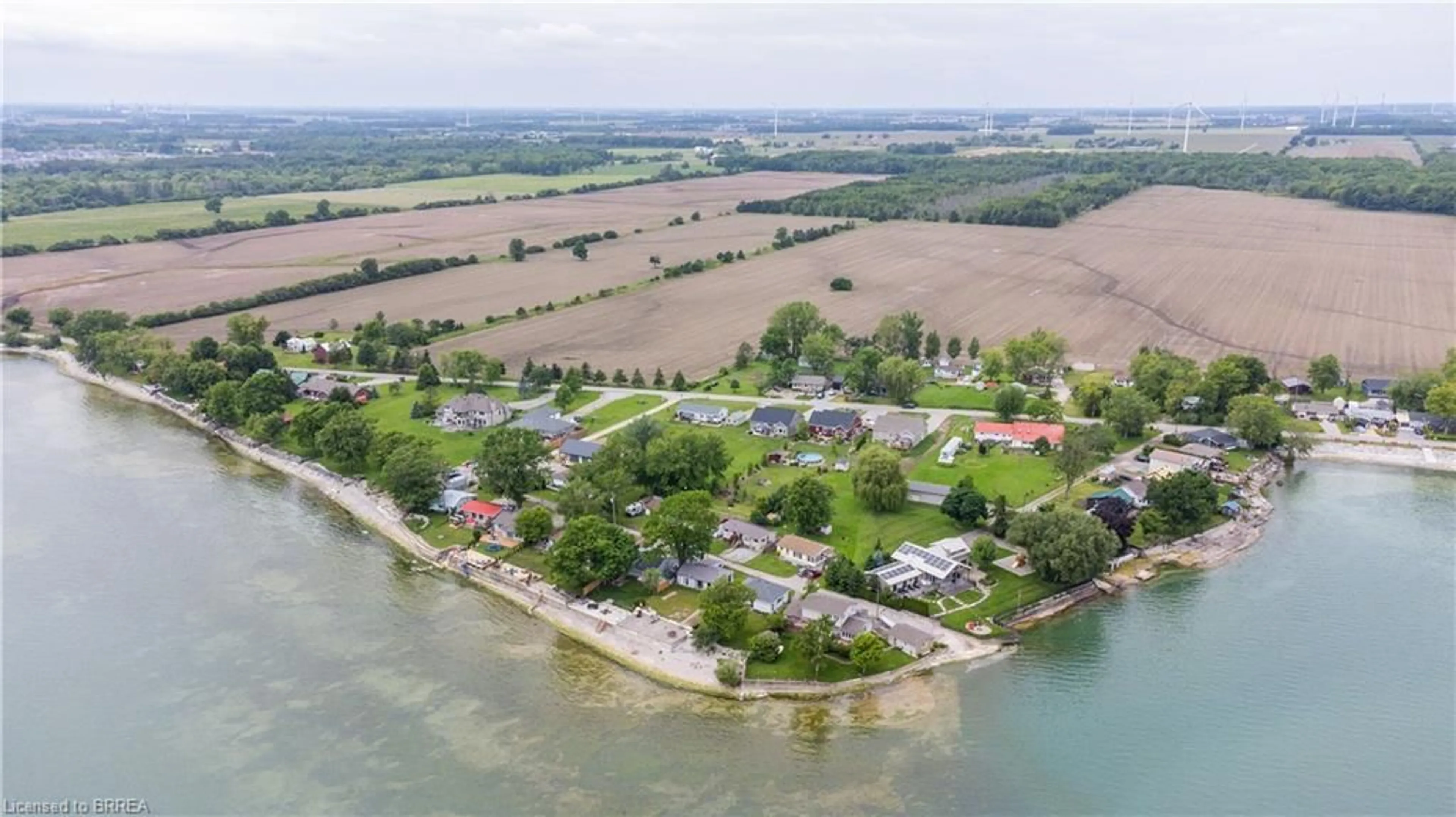 A pic from outside/outdoor area/front of a property/back of a property/a pic from drone, water/lake/river/ocean view for 126 Blue Water Pky, Selkirk Ontario N0A 1P0