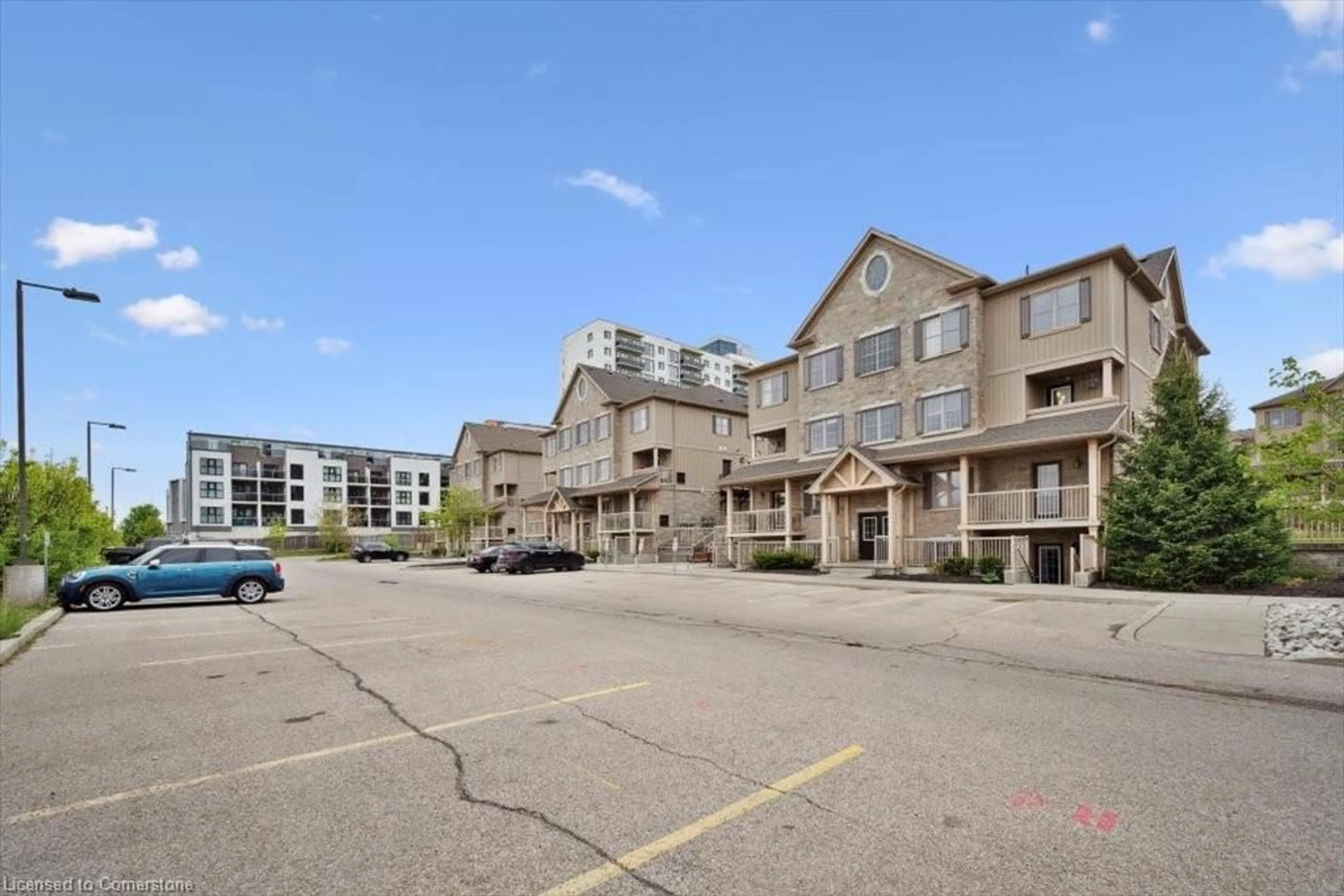 Patio, unknown for 1460 Highland Rd #11B, Kitchener Ontario N2N 0B7