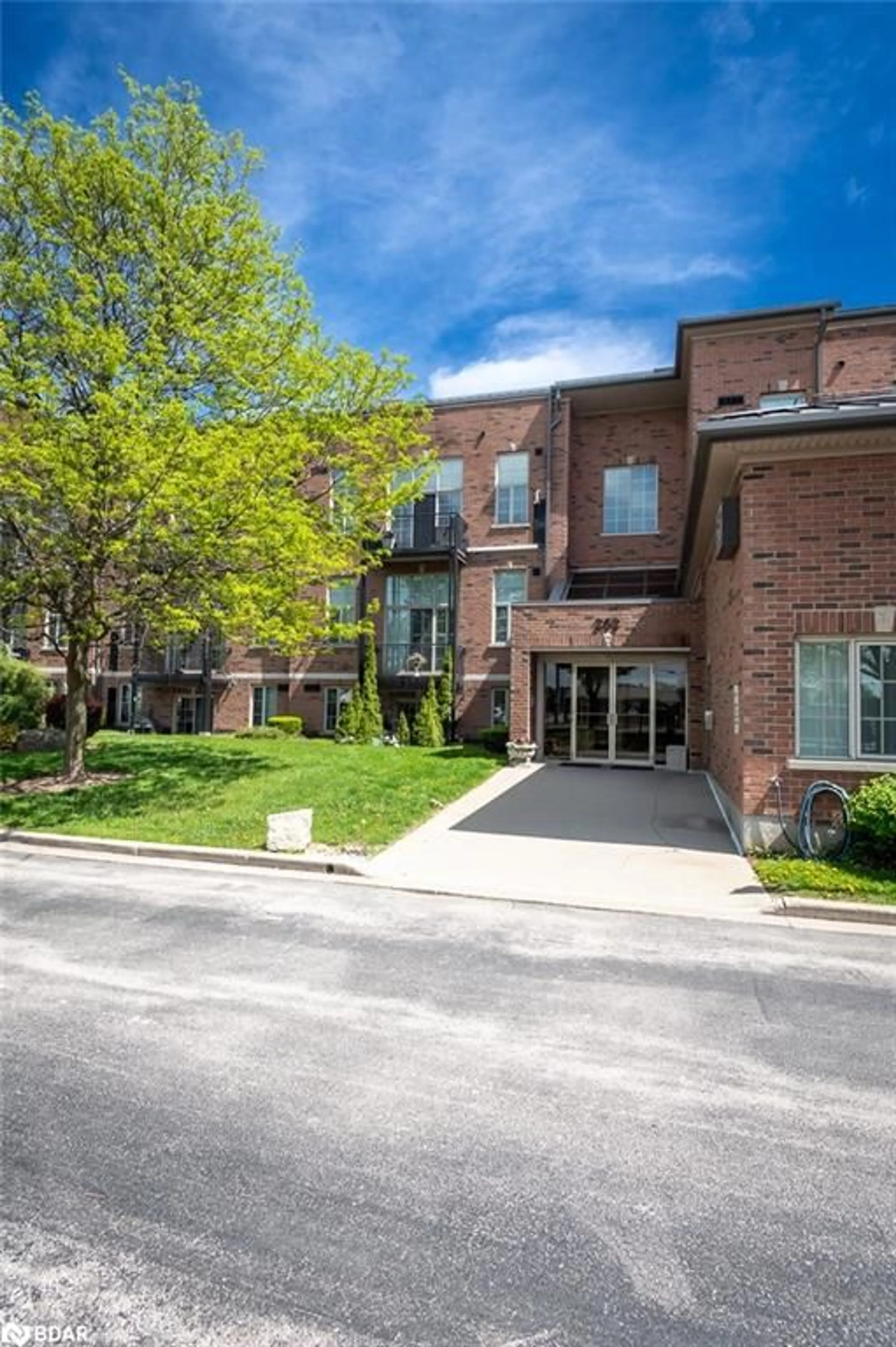 Unknown for 262 Dundas St #318, Waterdown Ontario L8B 1A9