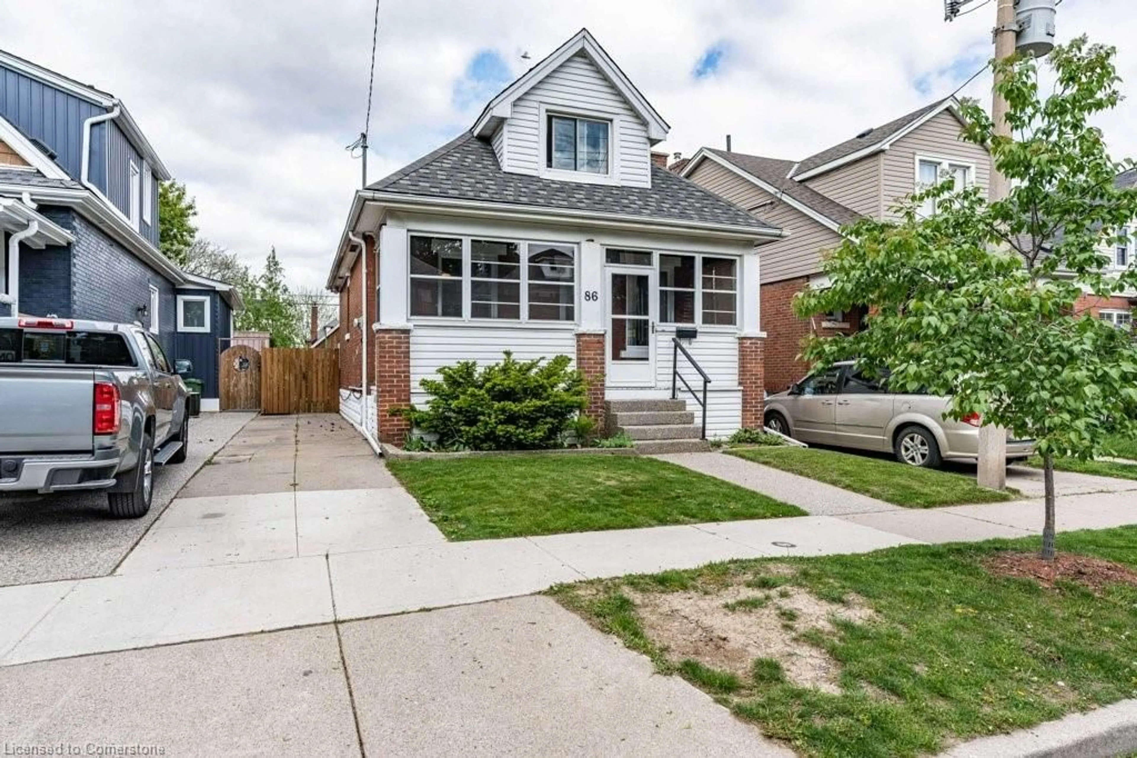 Home with brick exterior material, street for 86 Graham Ave, Hamilton Ontario L8K 2M3