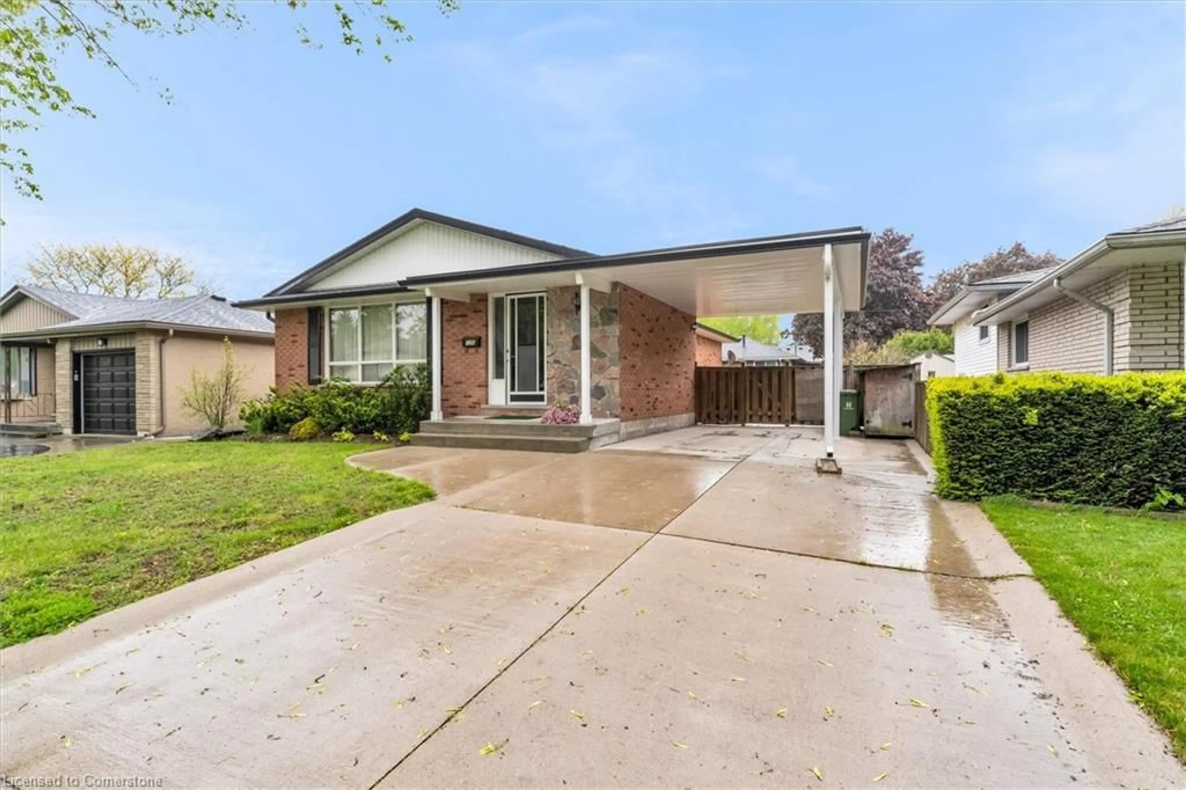 Home with brick exterior material, street for 126 Pleasant Ave, Dundas Ontario L9H 3V1