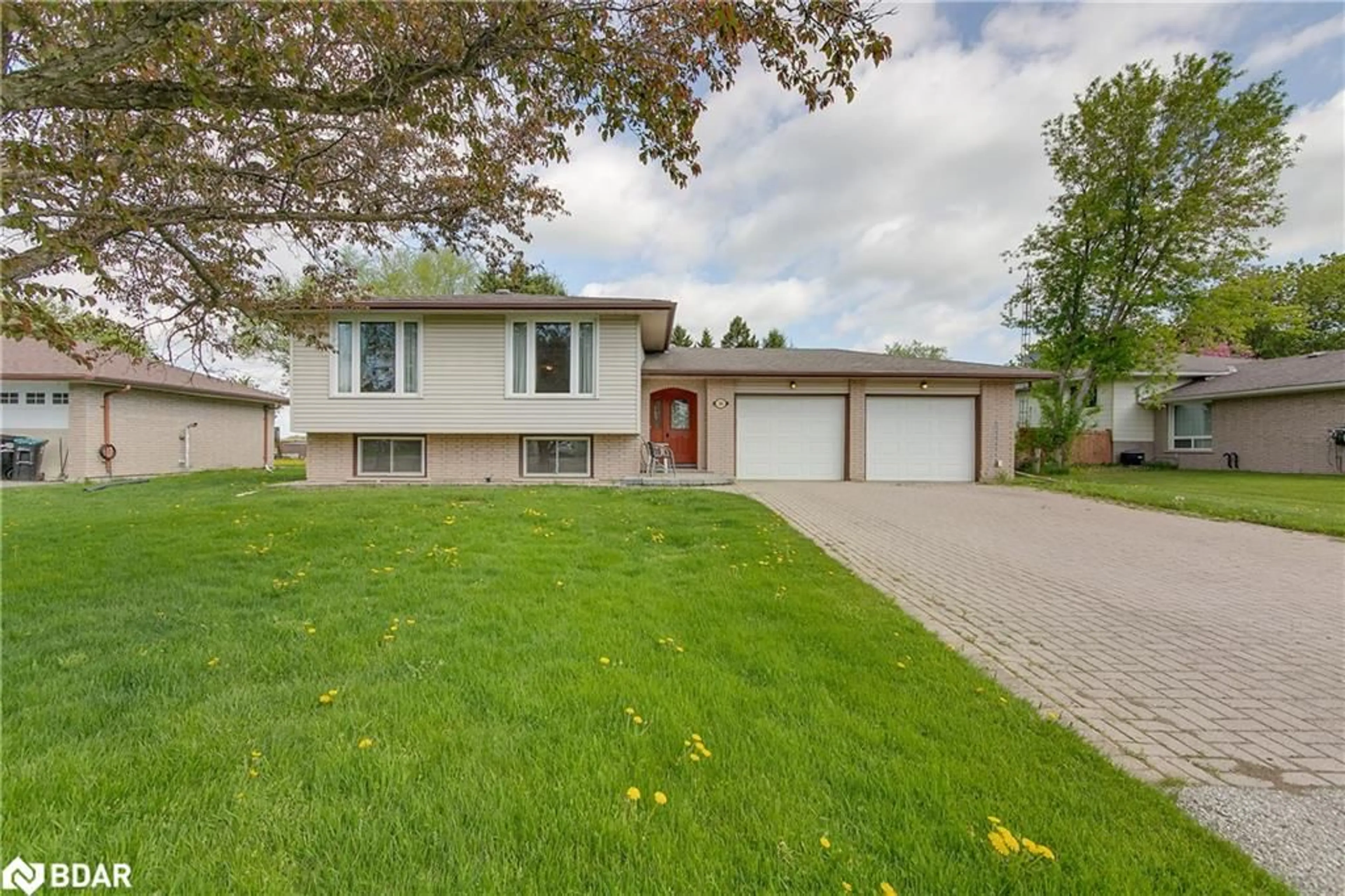 Home with vinyl exterior material, street for 184 Murphy Rd, Essa Ontario L3W 0A2