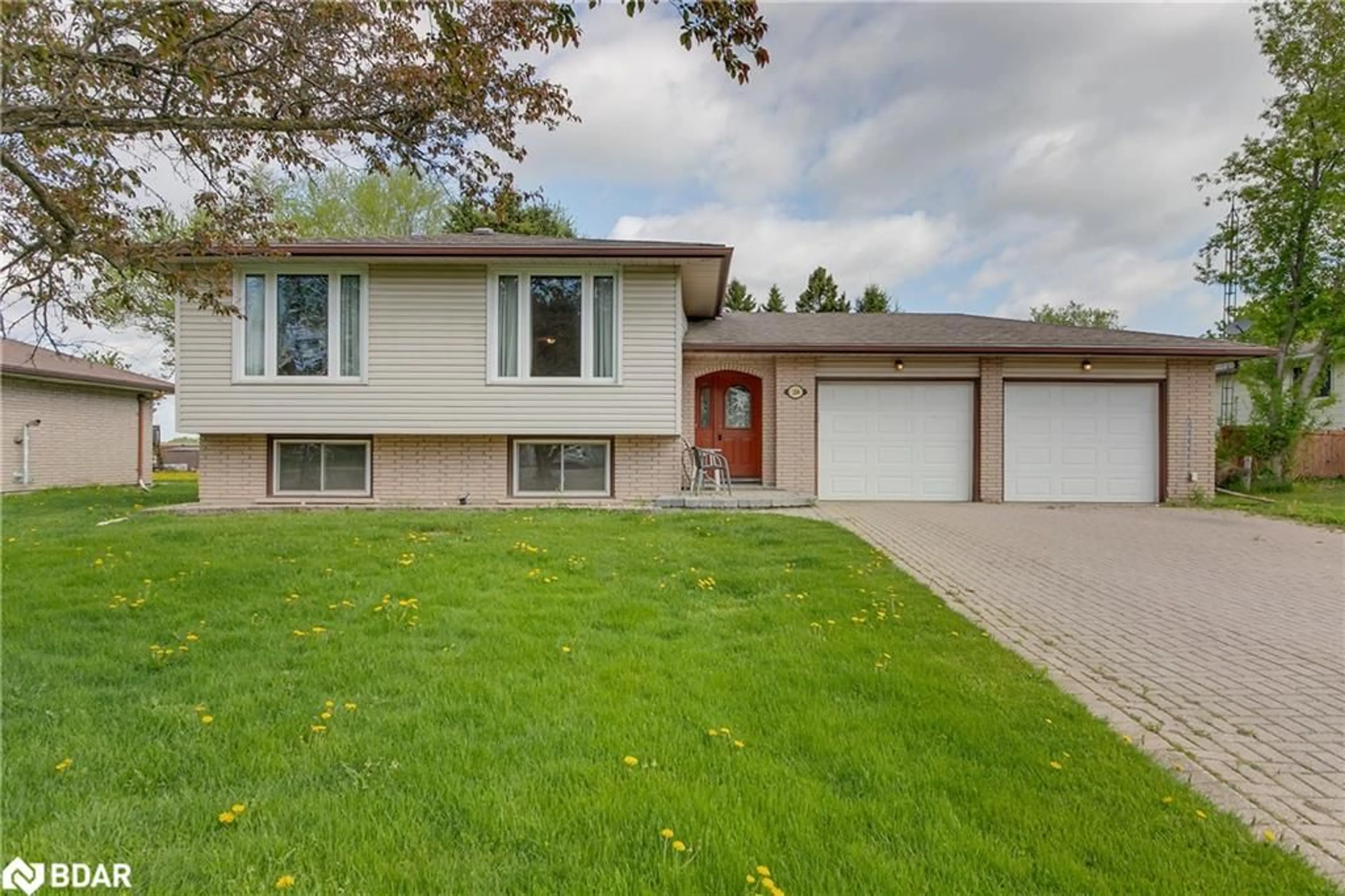 Home with vinyl exterior material, street for 184 Murphy Rd, Essa Ontario L3W 0A2
