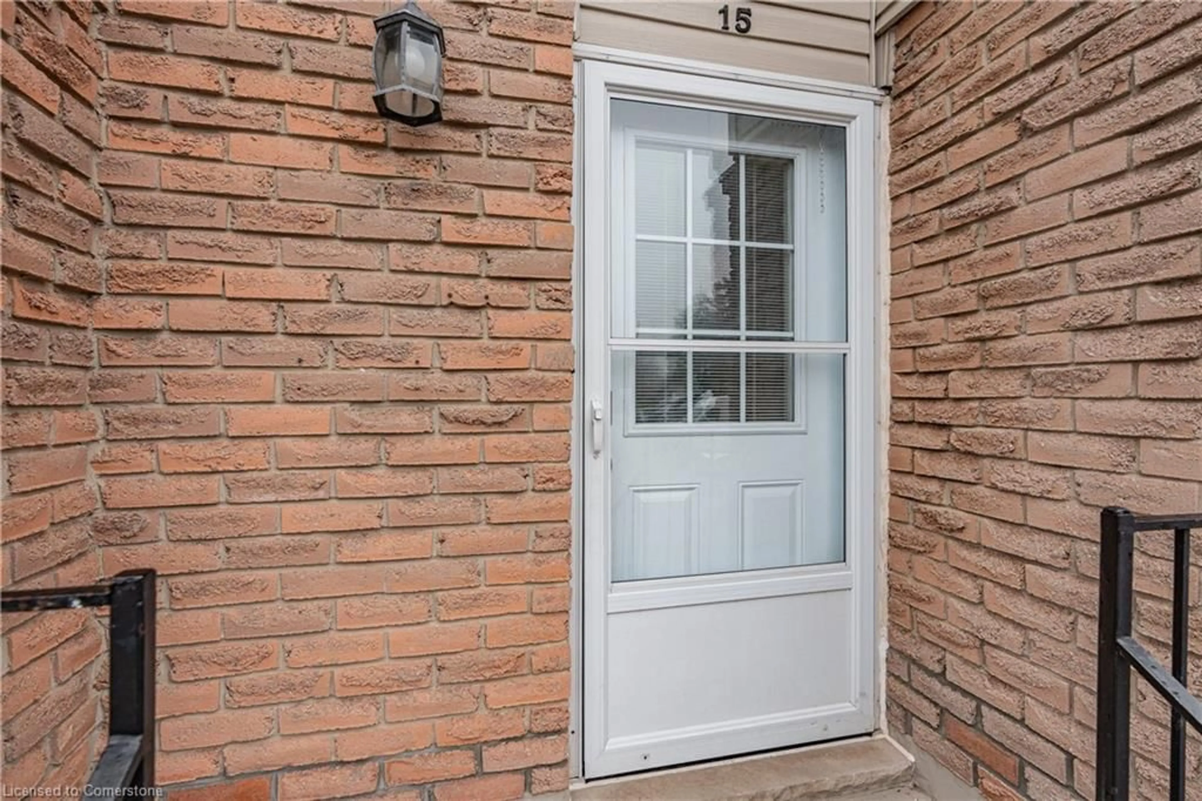 Indoor entryway for 1355 Upper Gage Ave #15, Hamilton Ontario L8W 1Y2
